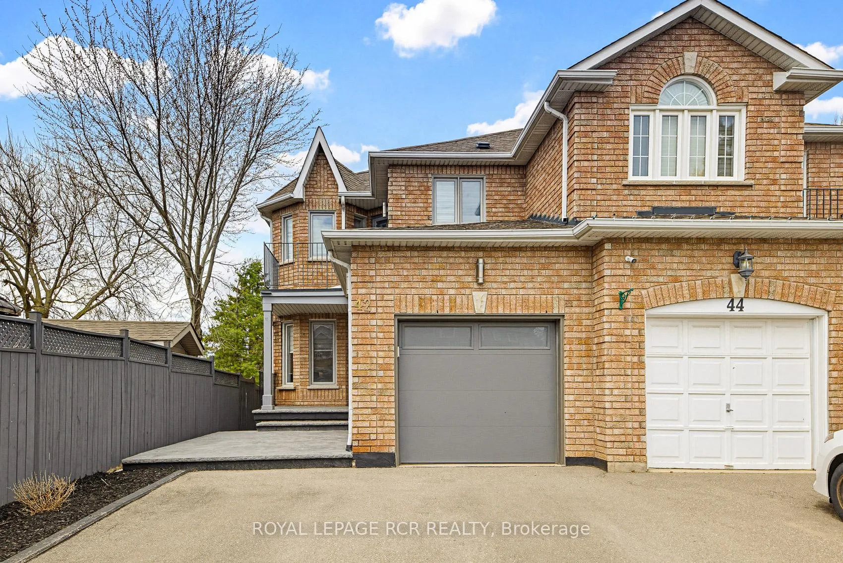 Photo 1 of 42 Archbury Circle, Caledon, Bolton East — HOMEH