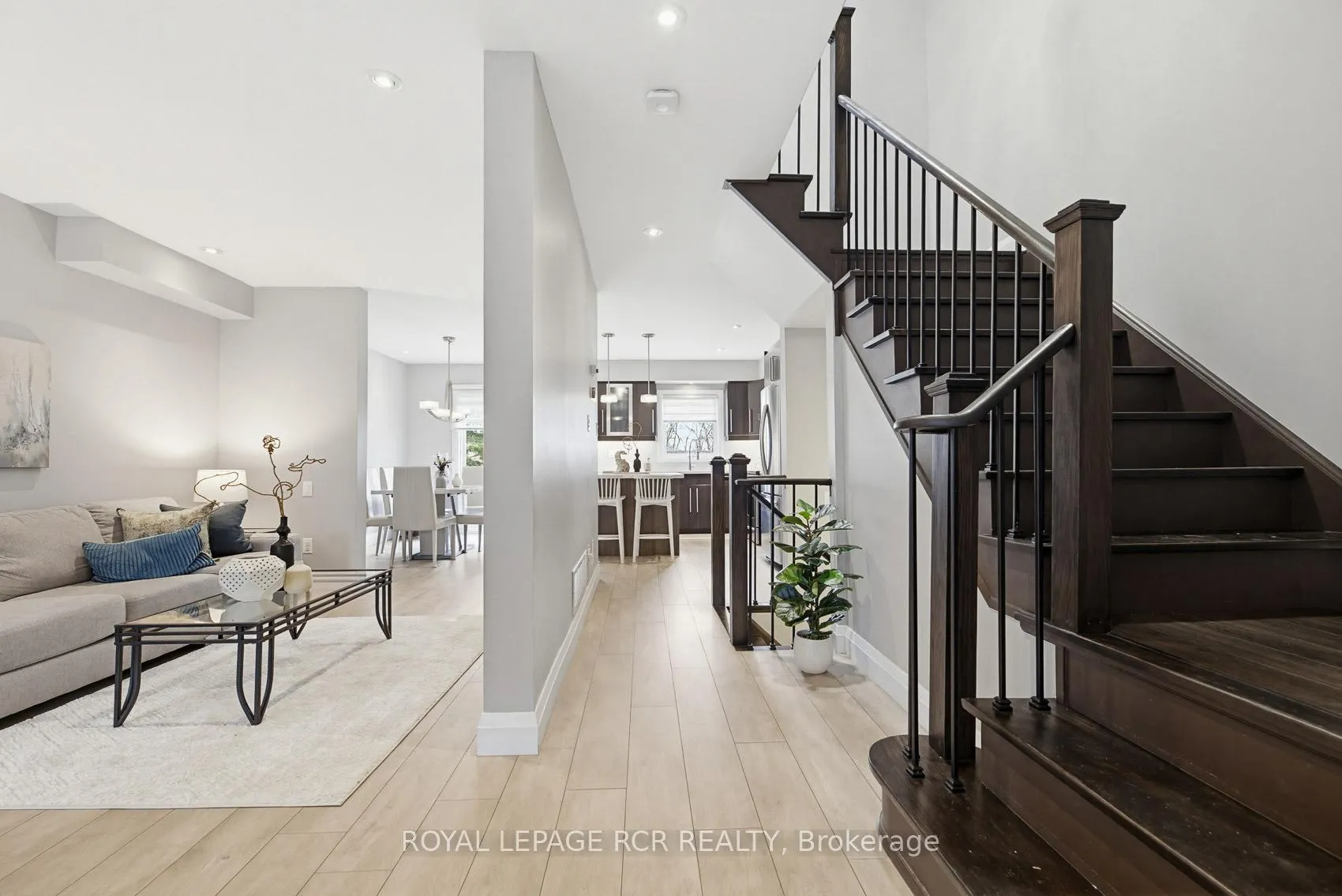 Photo 3 of 42 Archbury Circle, Caledon, Bolton East — HOMEH