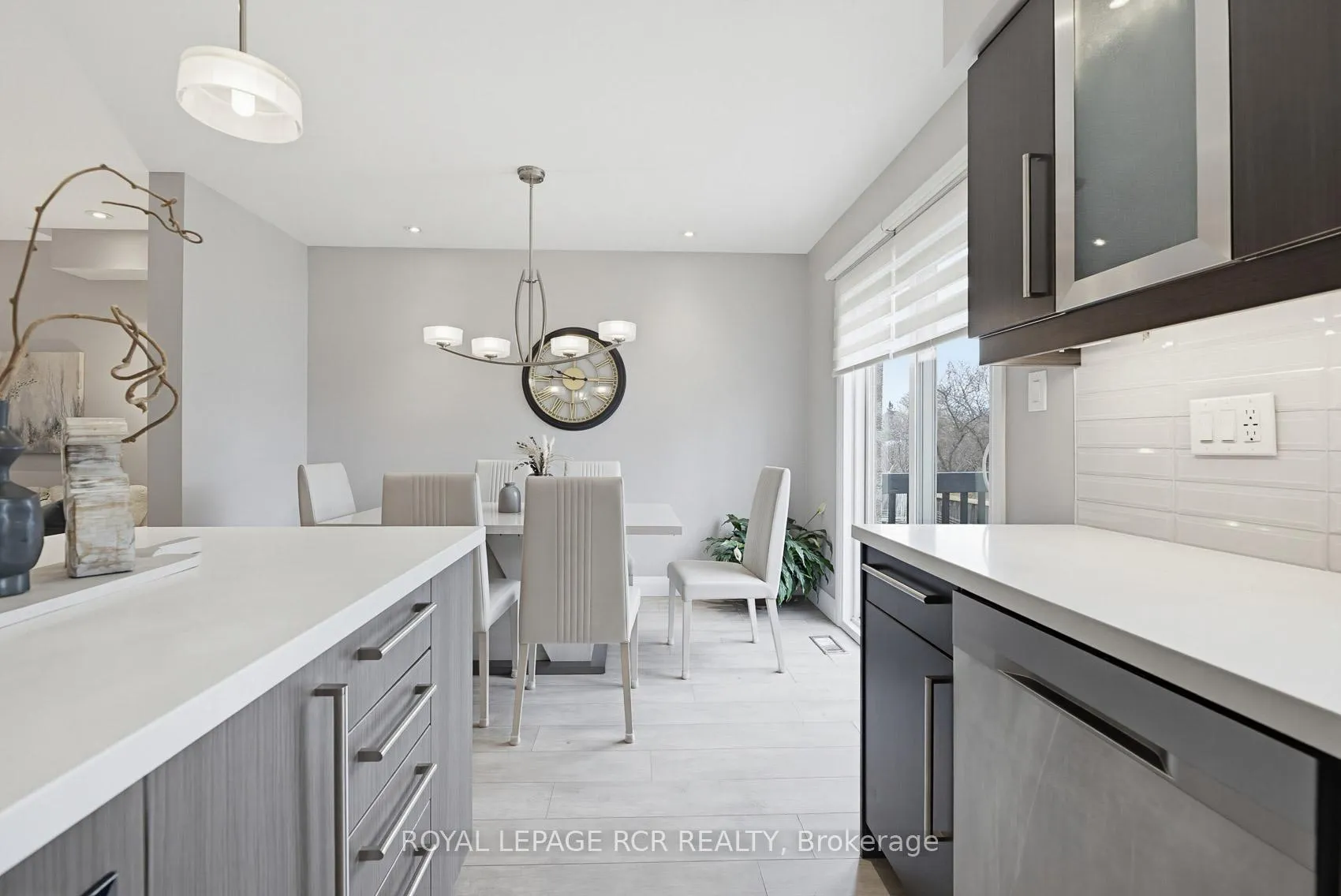 Photo 10 of 42 Archbury Circle, Caledon, Bolton East — HOMEH