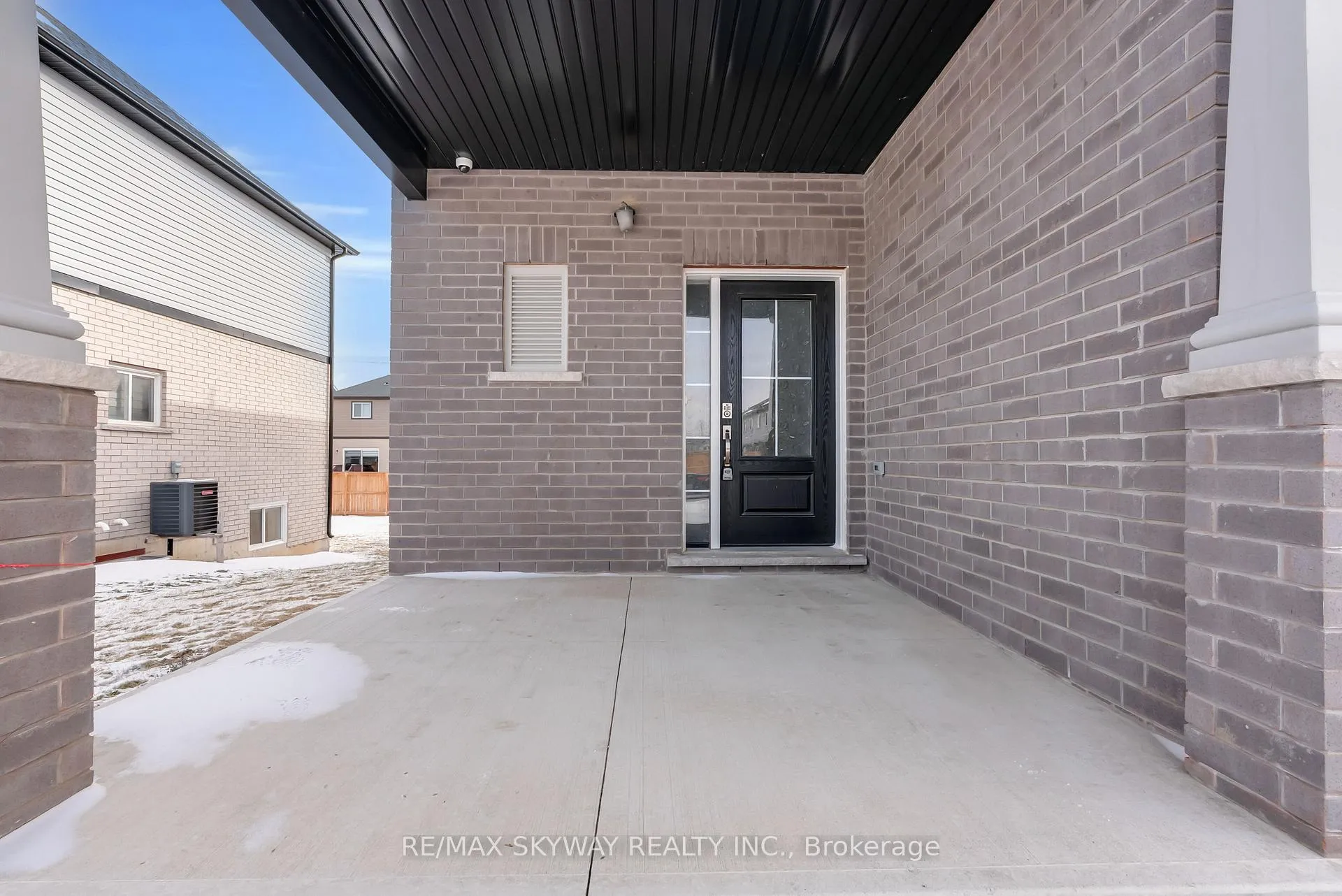 Photo 6 of 27 Monarch Street, Welland, Coyle Creek — HOMEH