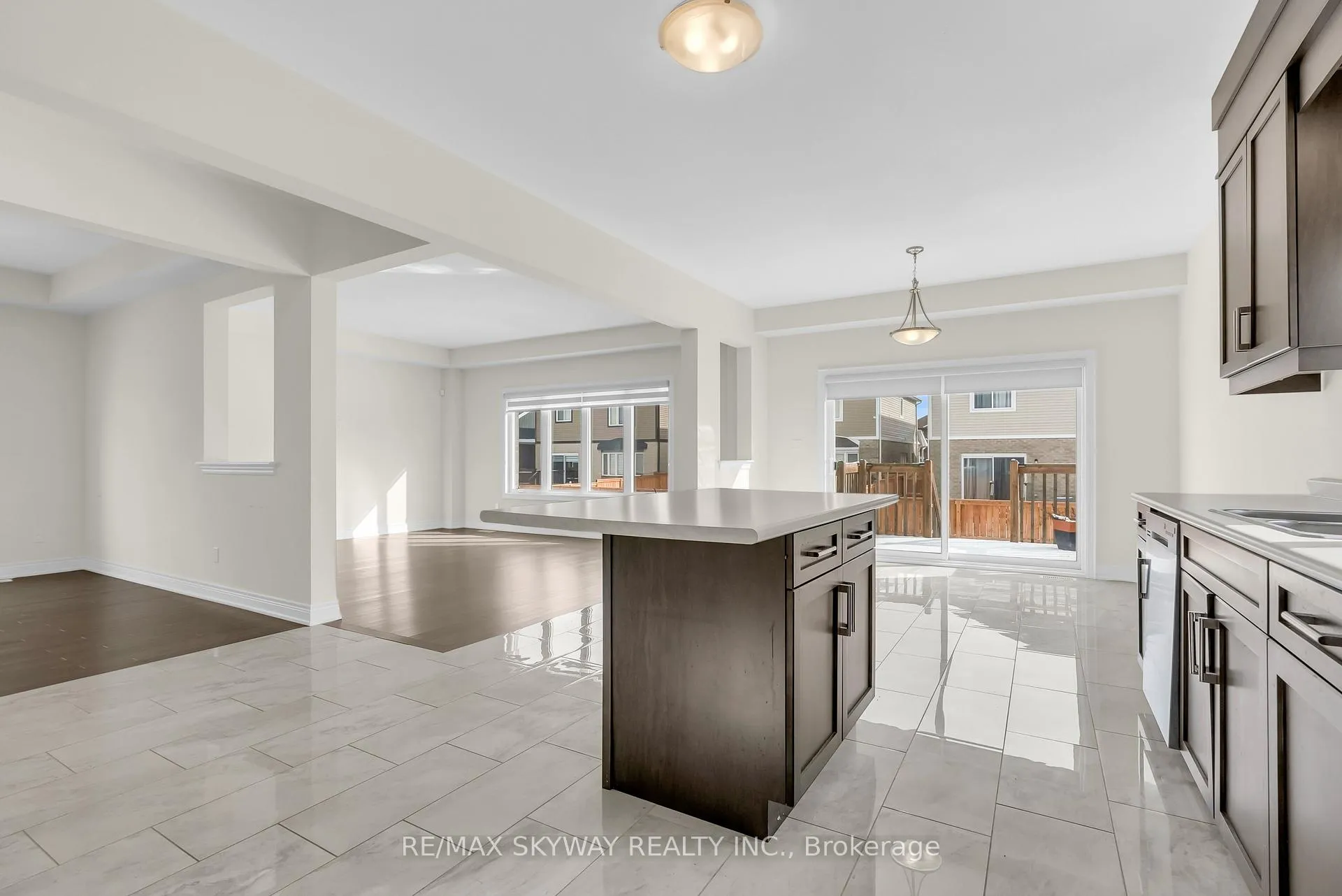 Photo 14 of 27 Monarch Street, Welland, Coyle Creek — HOMEH