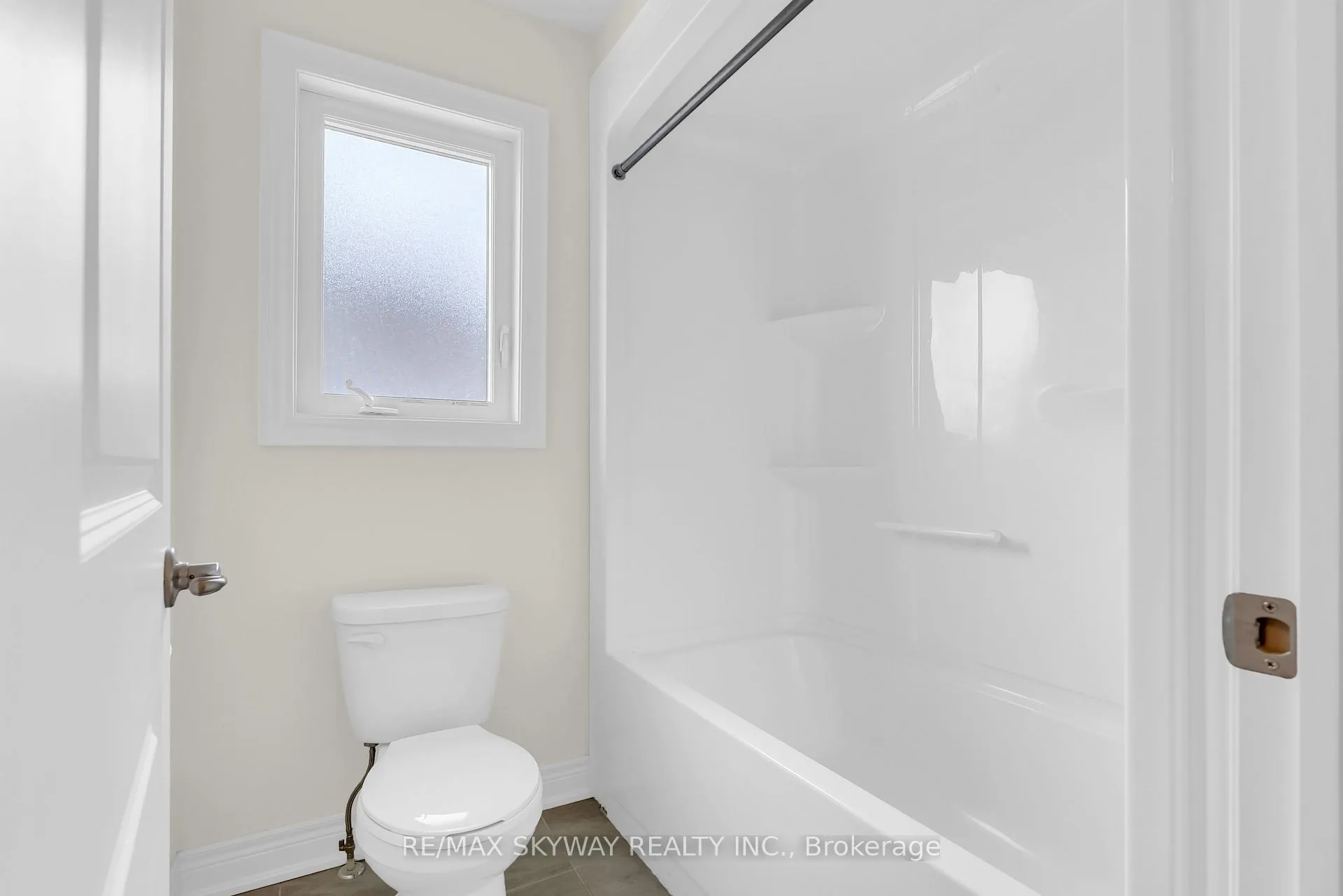 Photo 33 of 27 Monarch Street, Welland, Coyle Creek — HOMEH