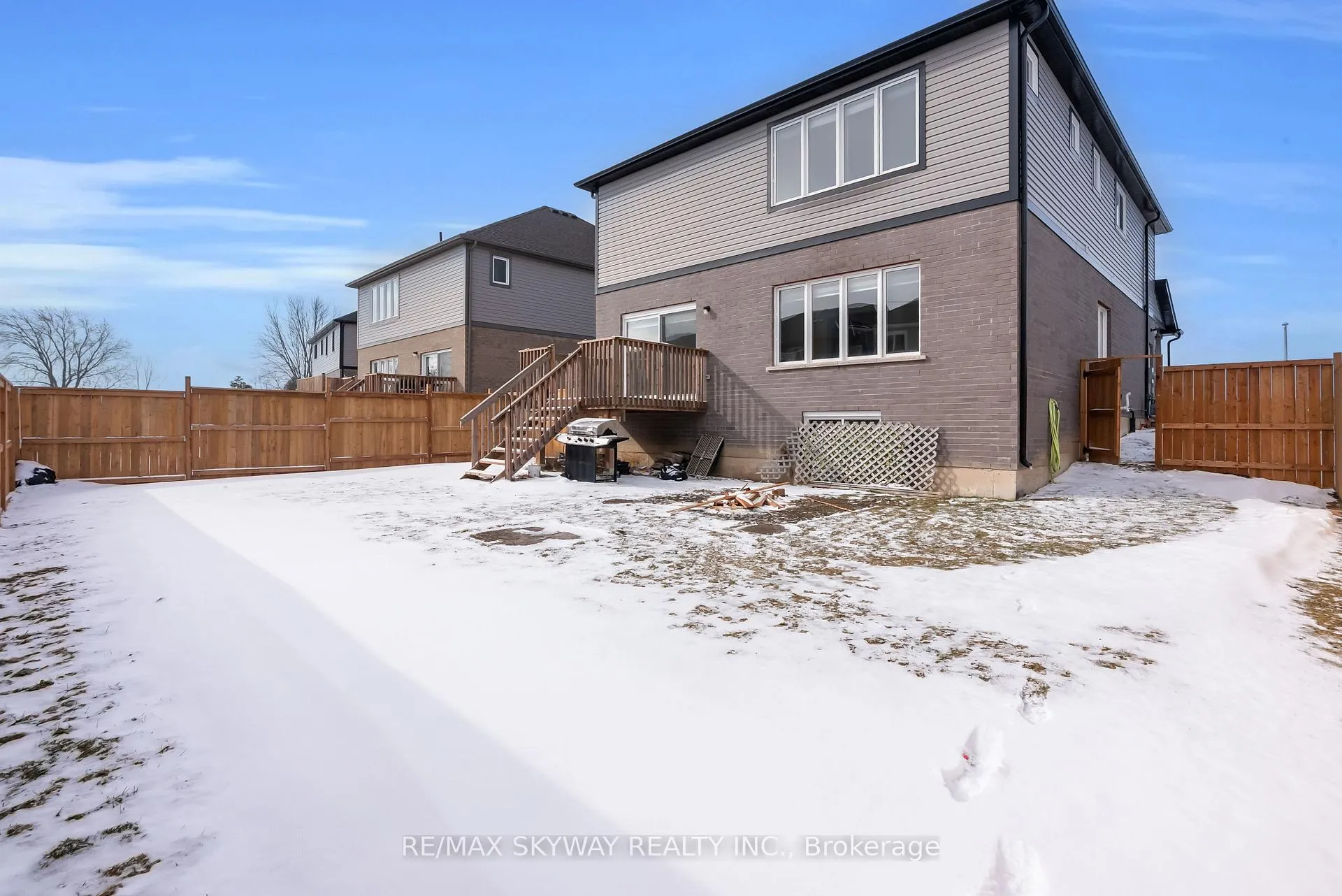 Photo 40 of 27 Monarch Street, Welland, Coyle Creek — HOMEH