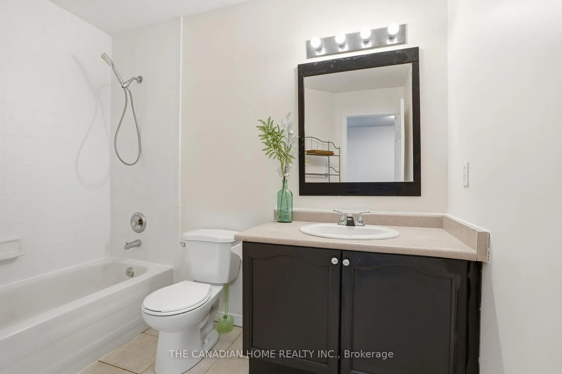 Photo 24 of Unit 29, 1889 Upper Wentworth Street, Hamilton, Chappel — HOMEH