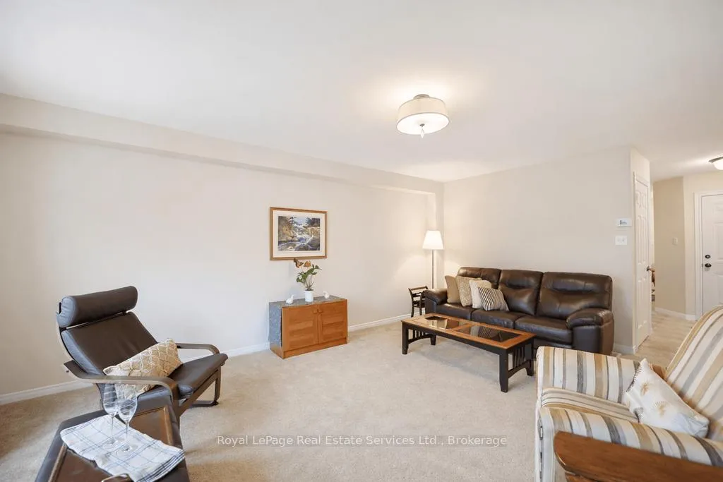 Photo 8 of Unit 11, 255 Summerfield Drive, Guelph, Pineridge/Westminster Woods — HOMEH
