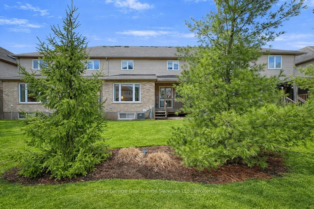 Photo 11 of Unit 11, 255 Summerfield Drive, Guelph, Pineridge/Westminster Woods — HOMEH