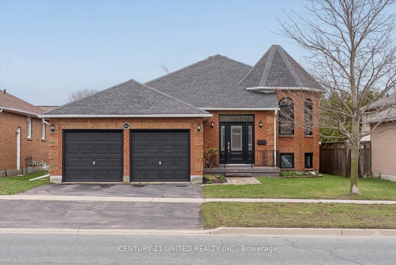 Photo 2 of 1612 Glenforest Boulevard, Peterborough, Monaghan Ward 2 — HOMEH