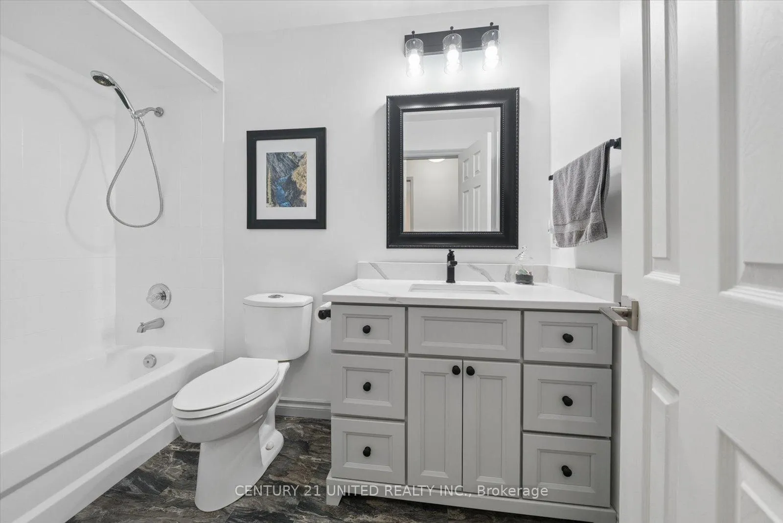 Photo 26 of 1612 Glenforest Boulevard, Peterborough, Monaghan Ward 2 — HOMEH