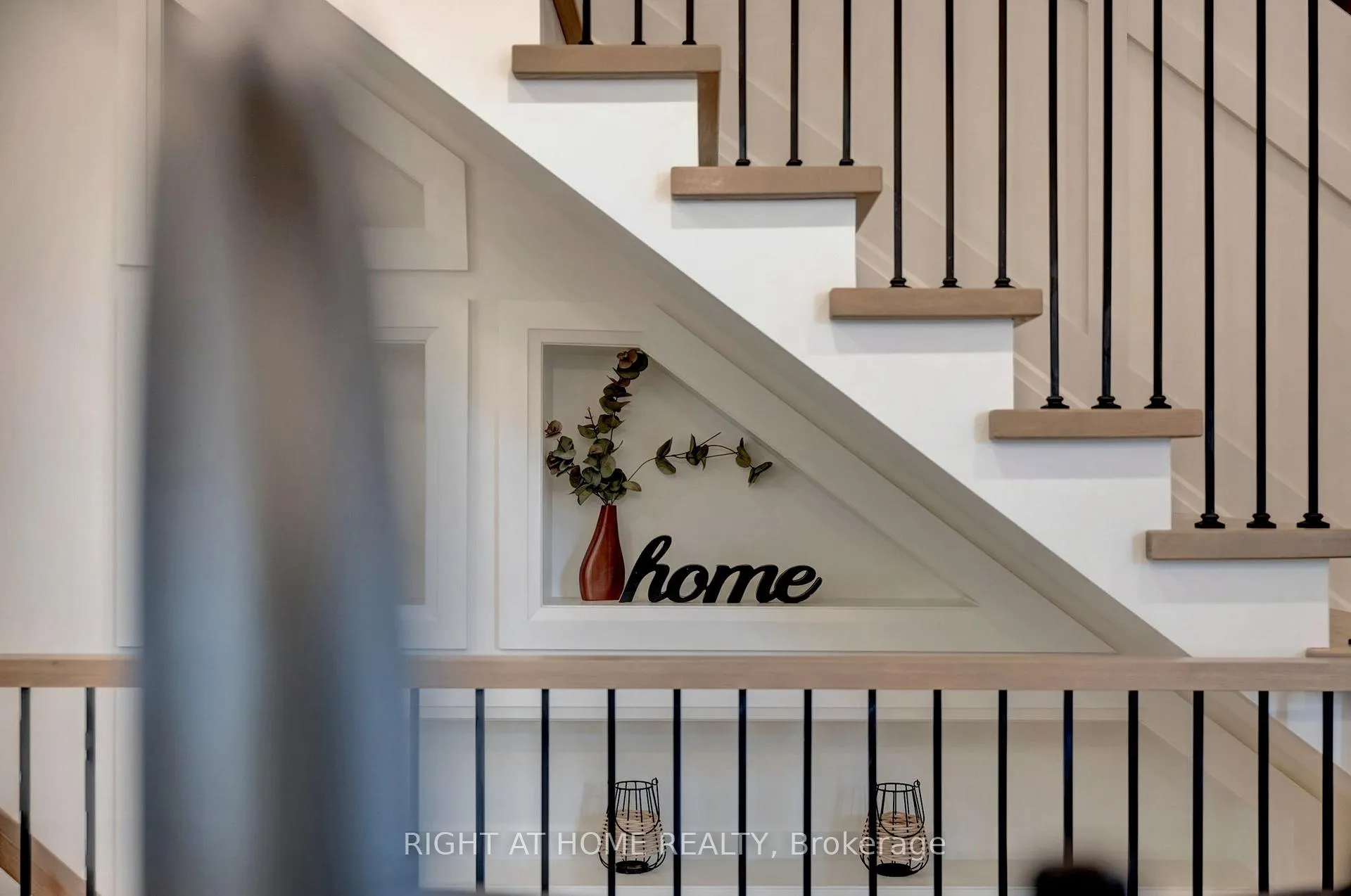 Photo 9 of 819 Fairview Avenue, Pickering, Bay Ridges — HOMEH