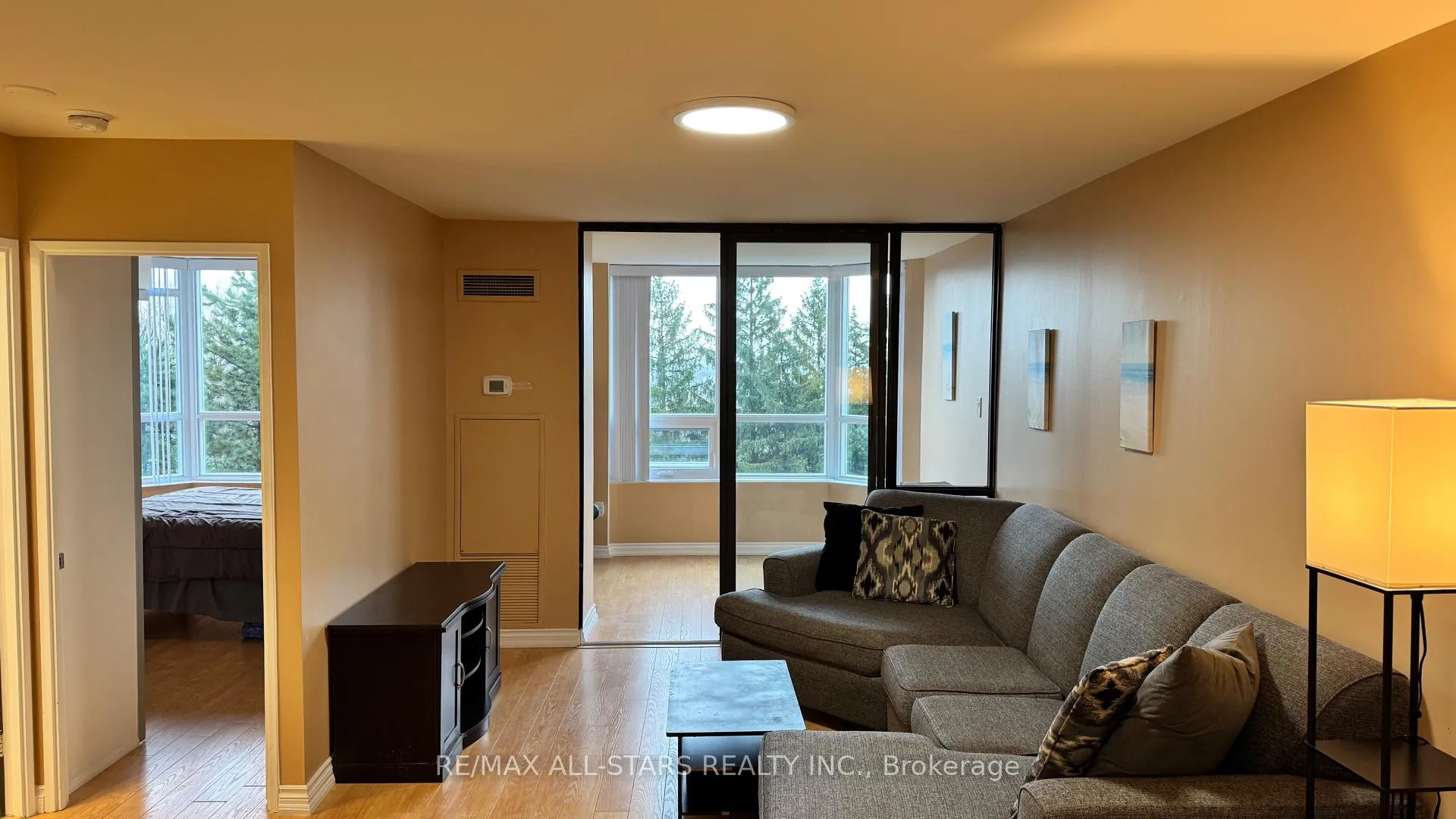 Photo 10 of Unit 402, 7601 Bathurst Street, Vaughan, Crestwood-Springfarm-Yorkhill — HOMEH