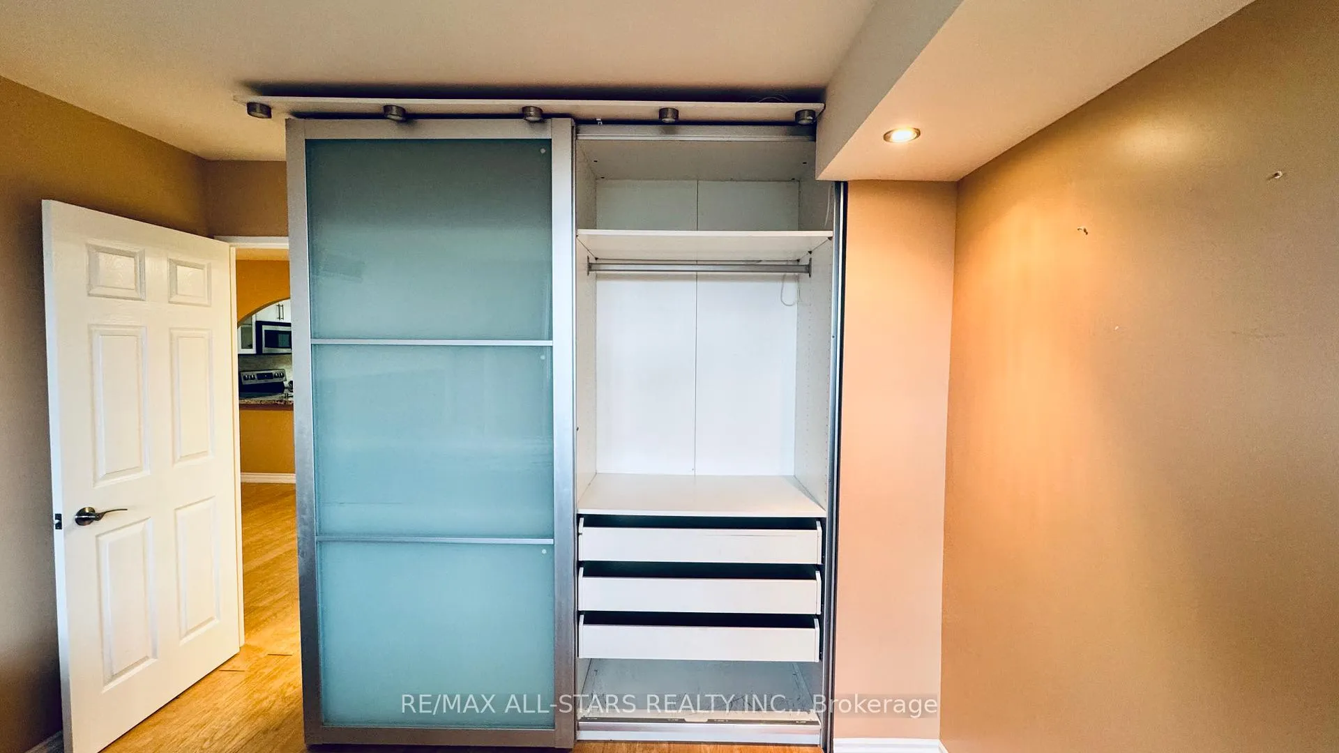 Photo 20 of Unit 402, 7601 Bathurst Street, Vaughan, Crestwood-Springfarm-Yorkhill — HOMEH