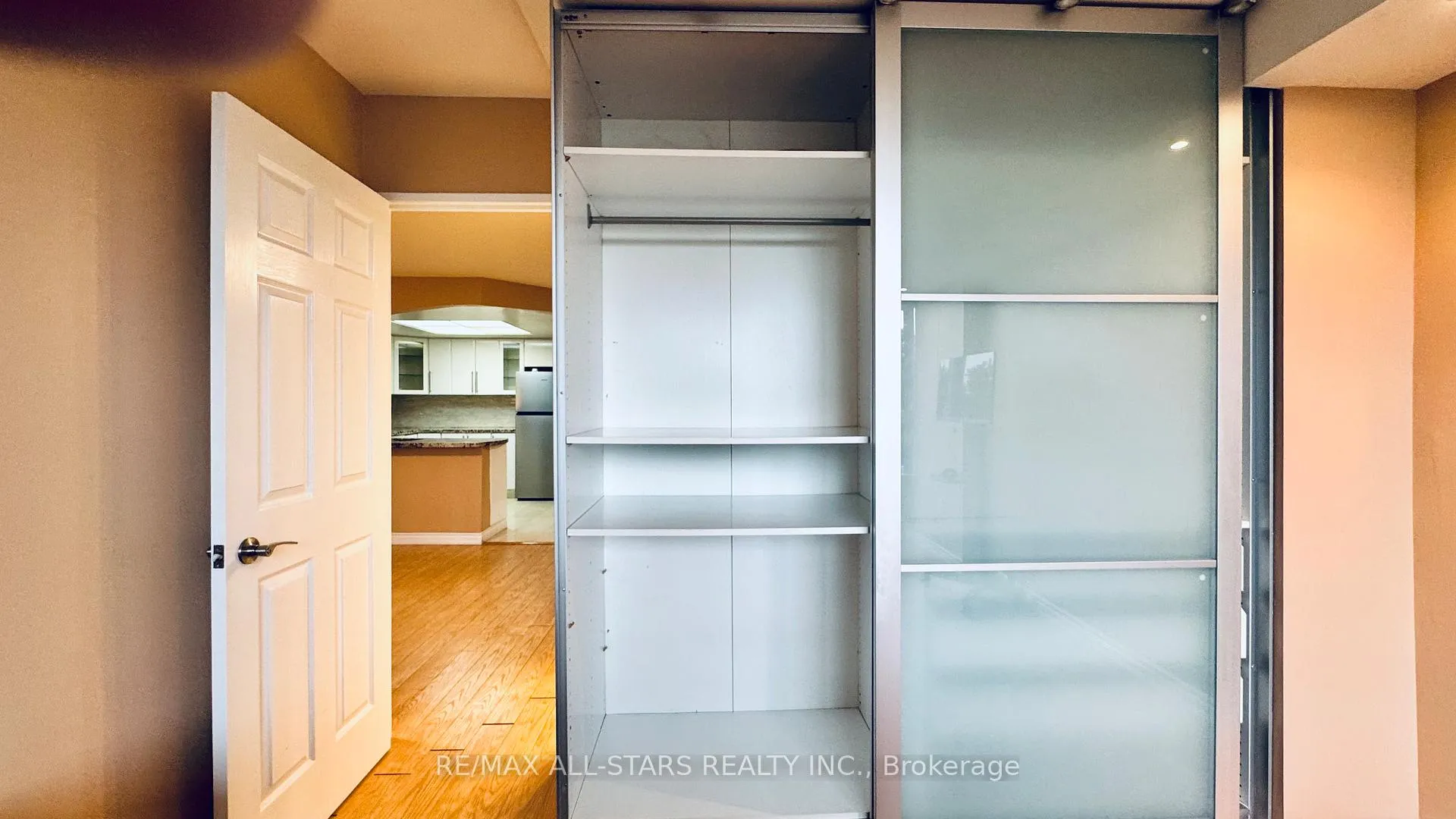 Photo 22 of Unit 402, 7601 Bathurst Street, Vaughan, Crestwood-Springfarm-Yorkhill — HOMEH