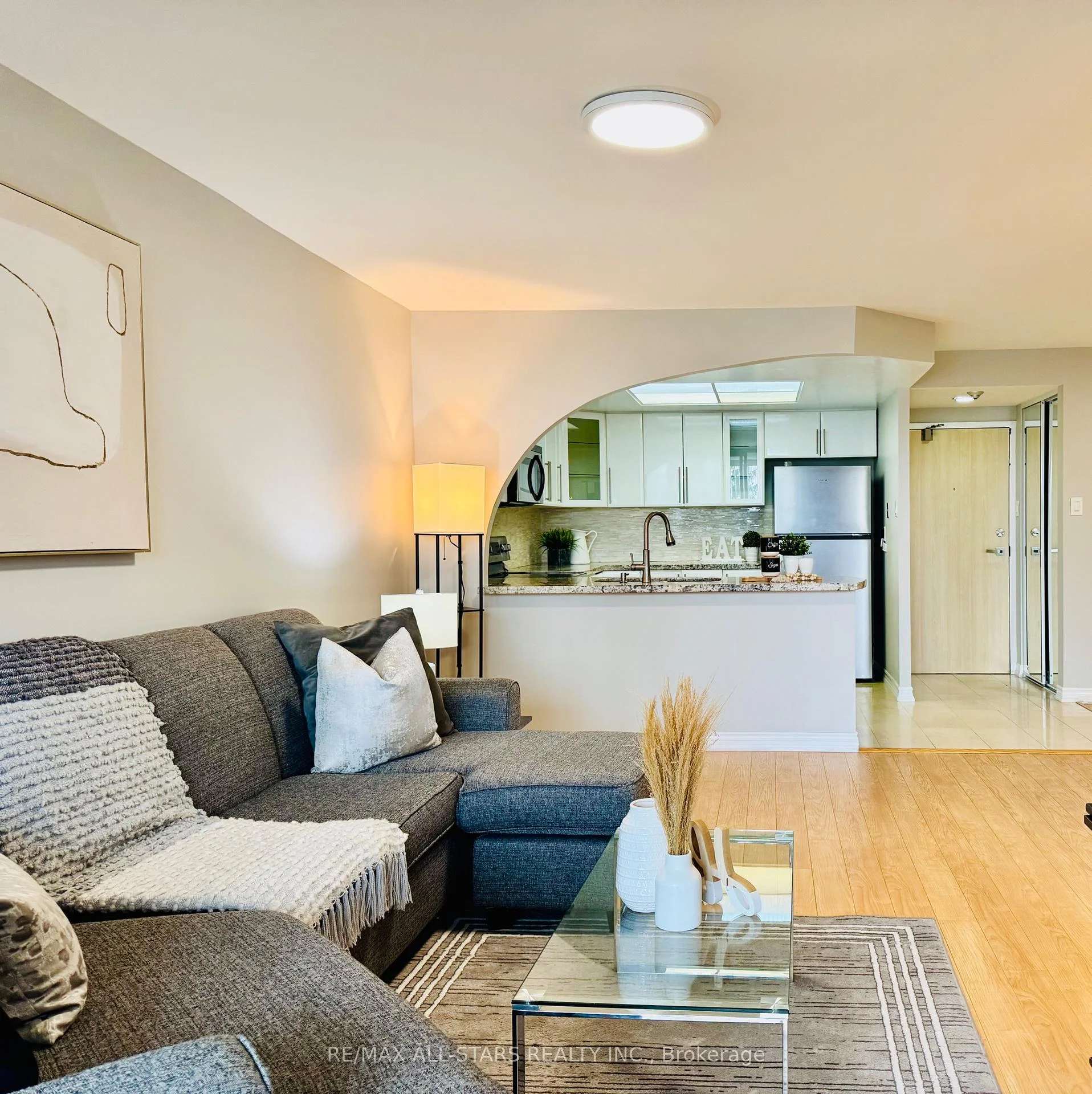 Photo of Unit 402, 7601 Bathurst Street