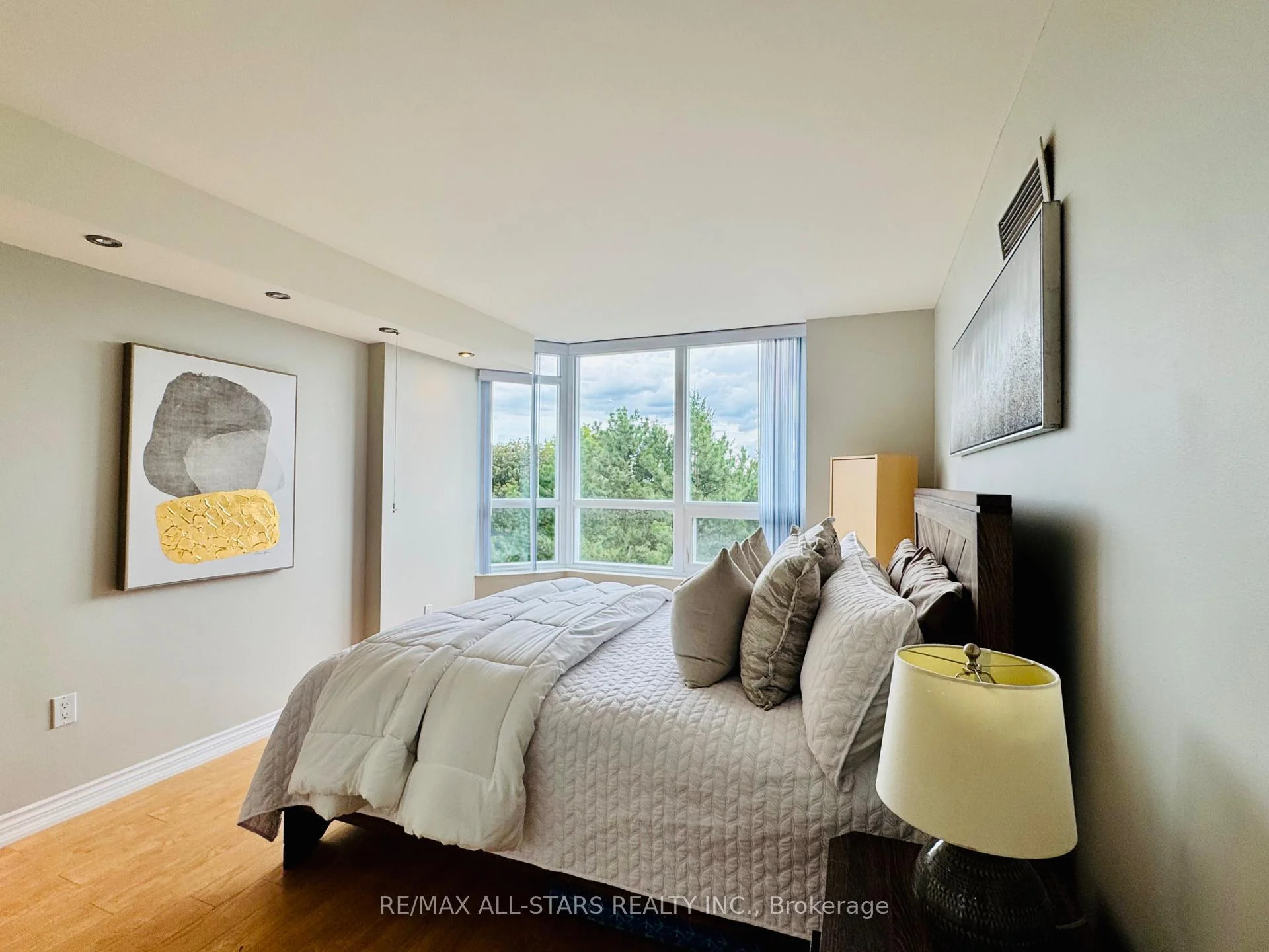 Photo 11 of Unit 402, 7601 Bathurst Street, Vaughan, Crestwood-Springfarm-Yorkhill — HOMEH