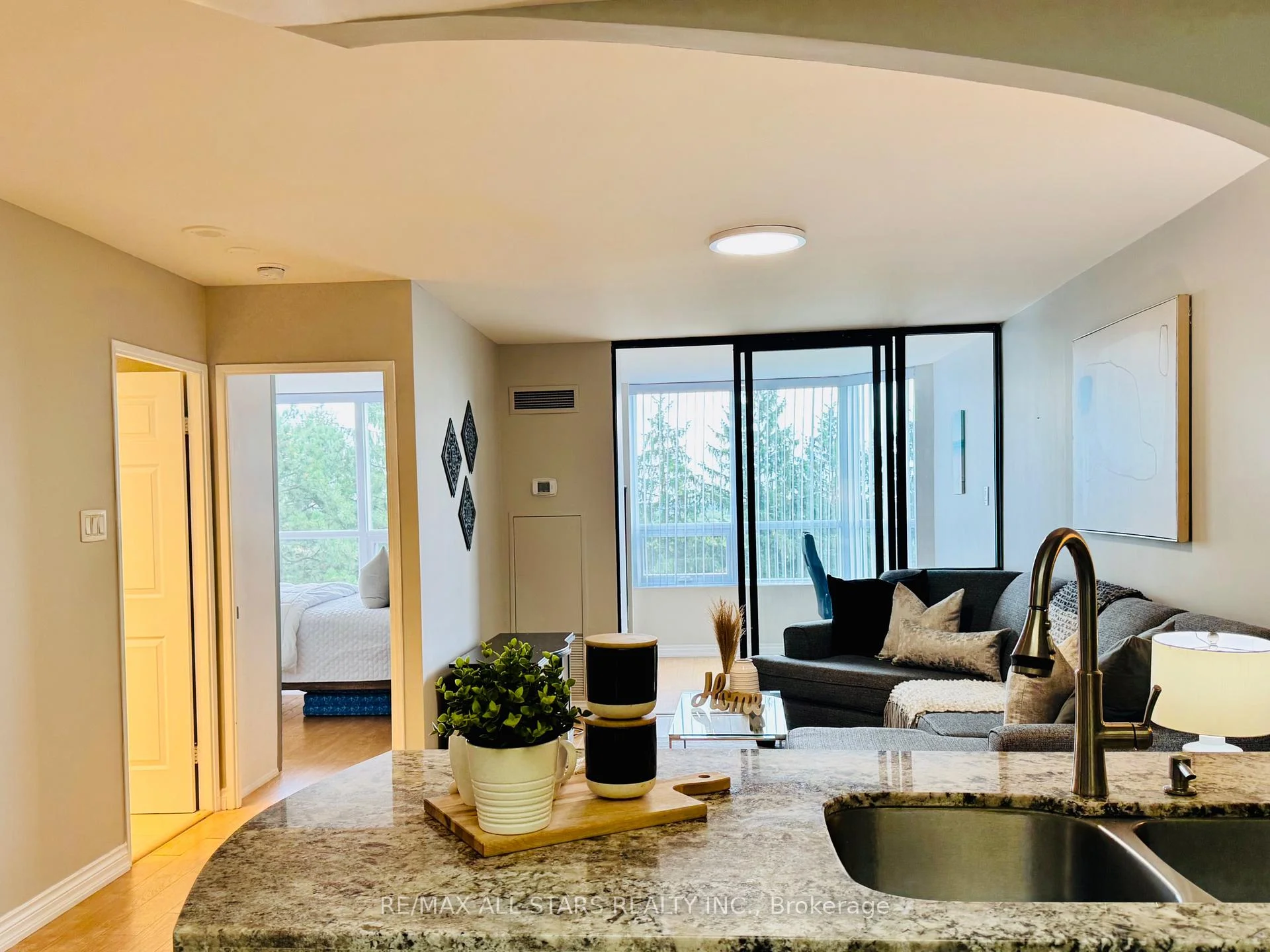 Photo 16 of Unit 402, 7601 Bathurst Street, Vaughan, Crestwood-Springfarm-Yorkhill — HOMEH