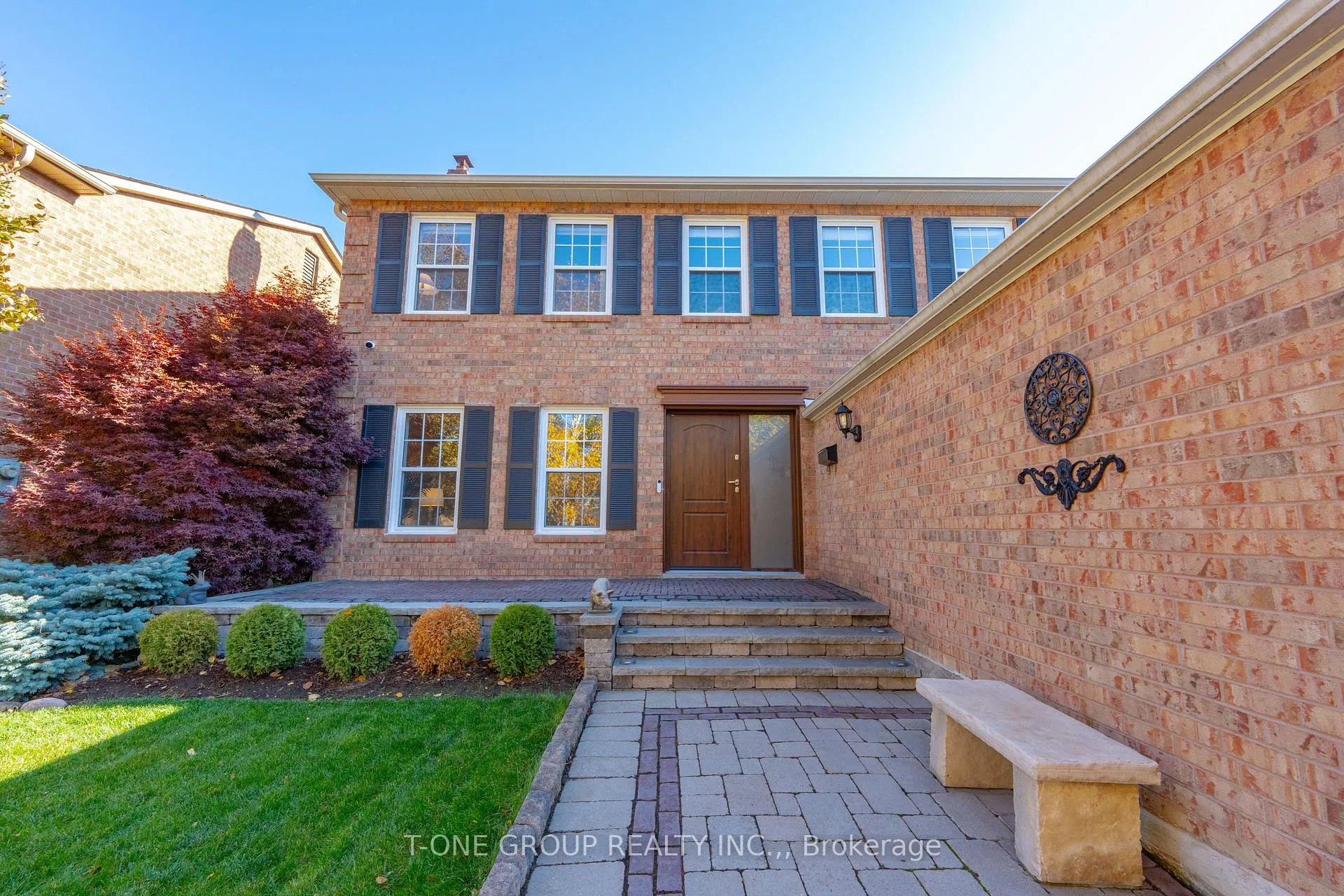 Photo 3 of 124 Aitken Circle, Markham, Unionville — HOMEH