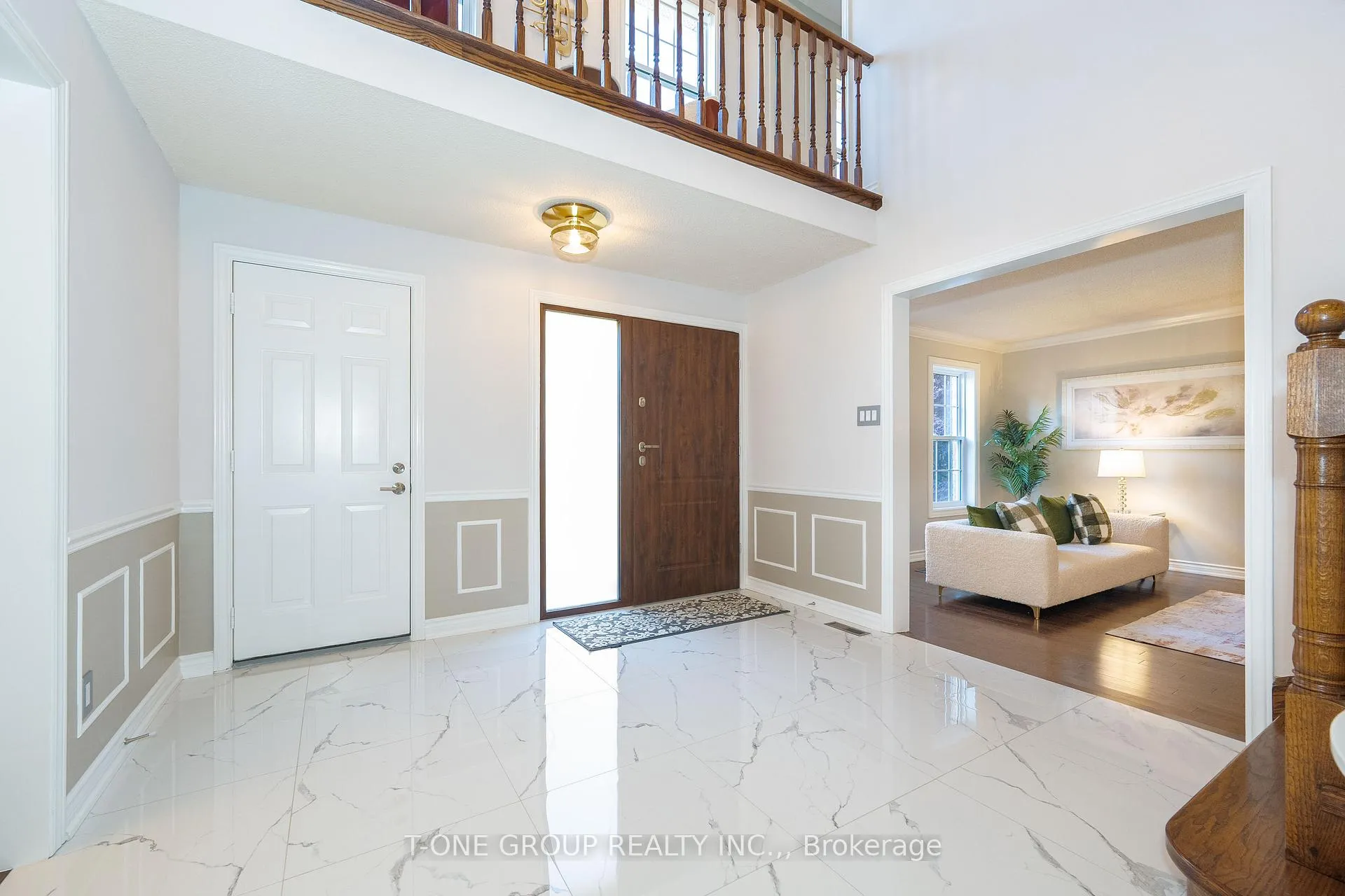 Photo 4 of 124 Aitken Circle, Markham, Unionville — HOMEH