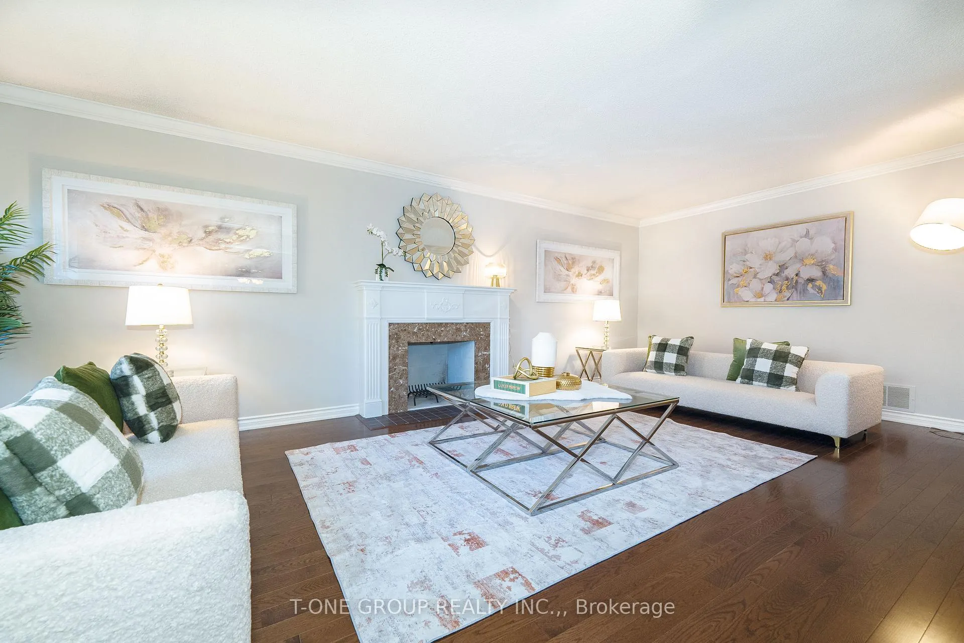 Photo 7 of 124 Aitken Circle, Markham, Unionville — HOMEH