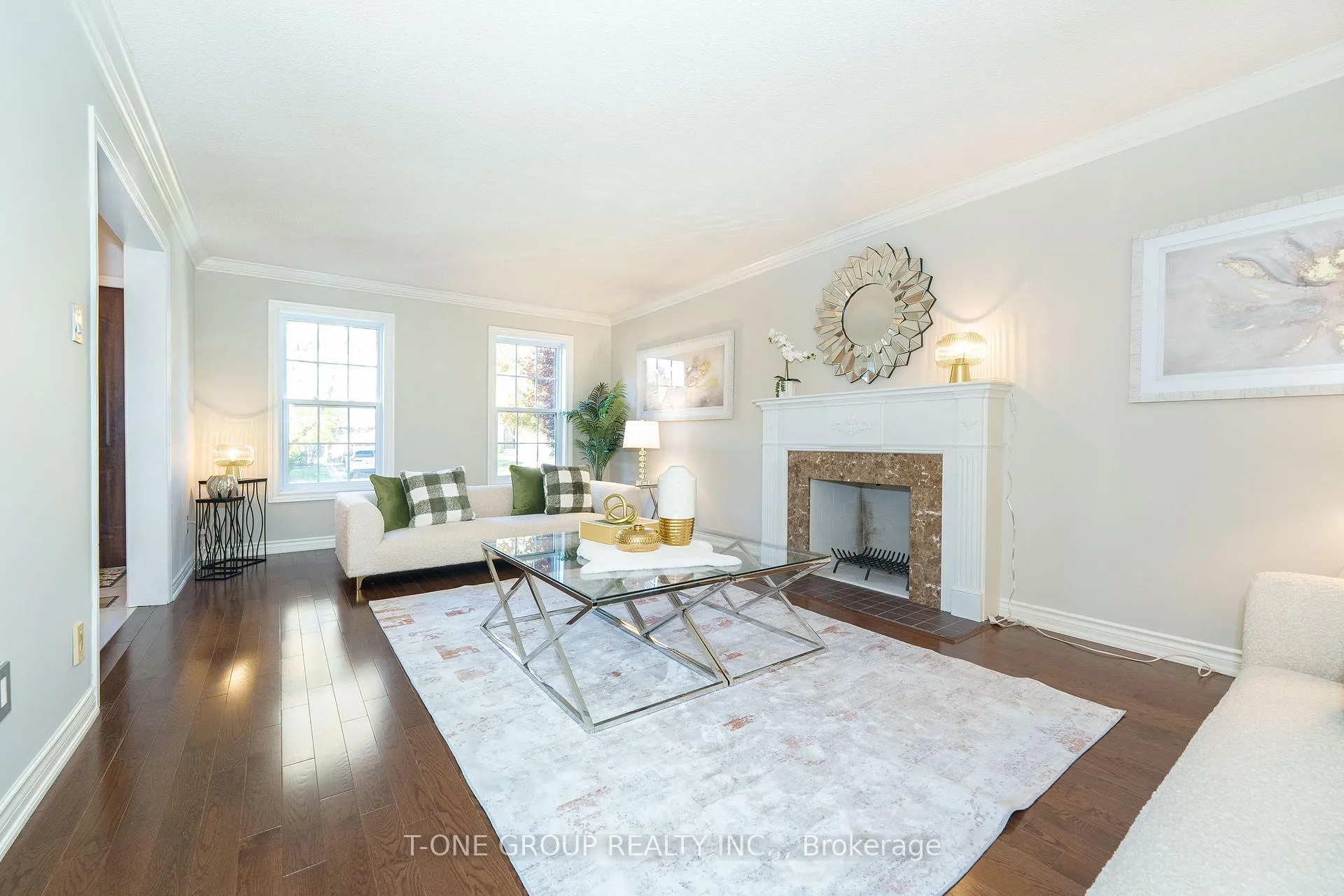 Photo 8 of 124 Aitken Circle, Markham, Unionville — HOMEH