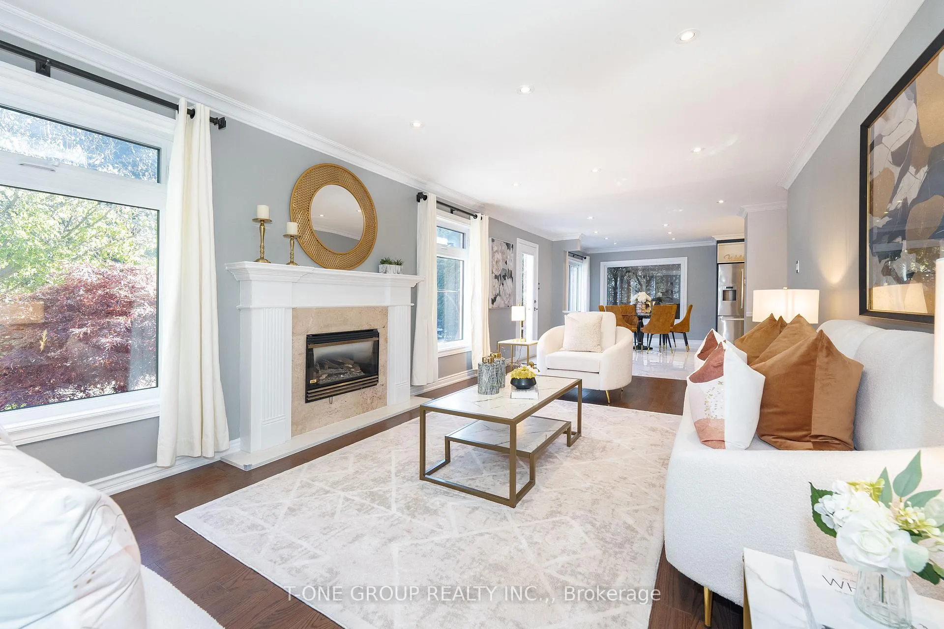 Photo 10 of 124 Aitken Circle, Markham, Unionville — HOMEH