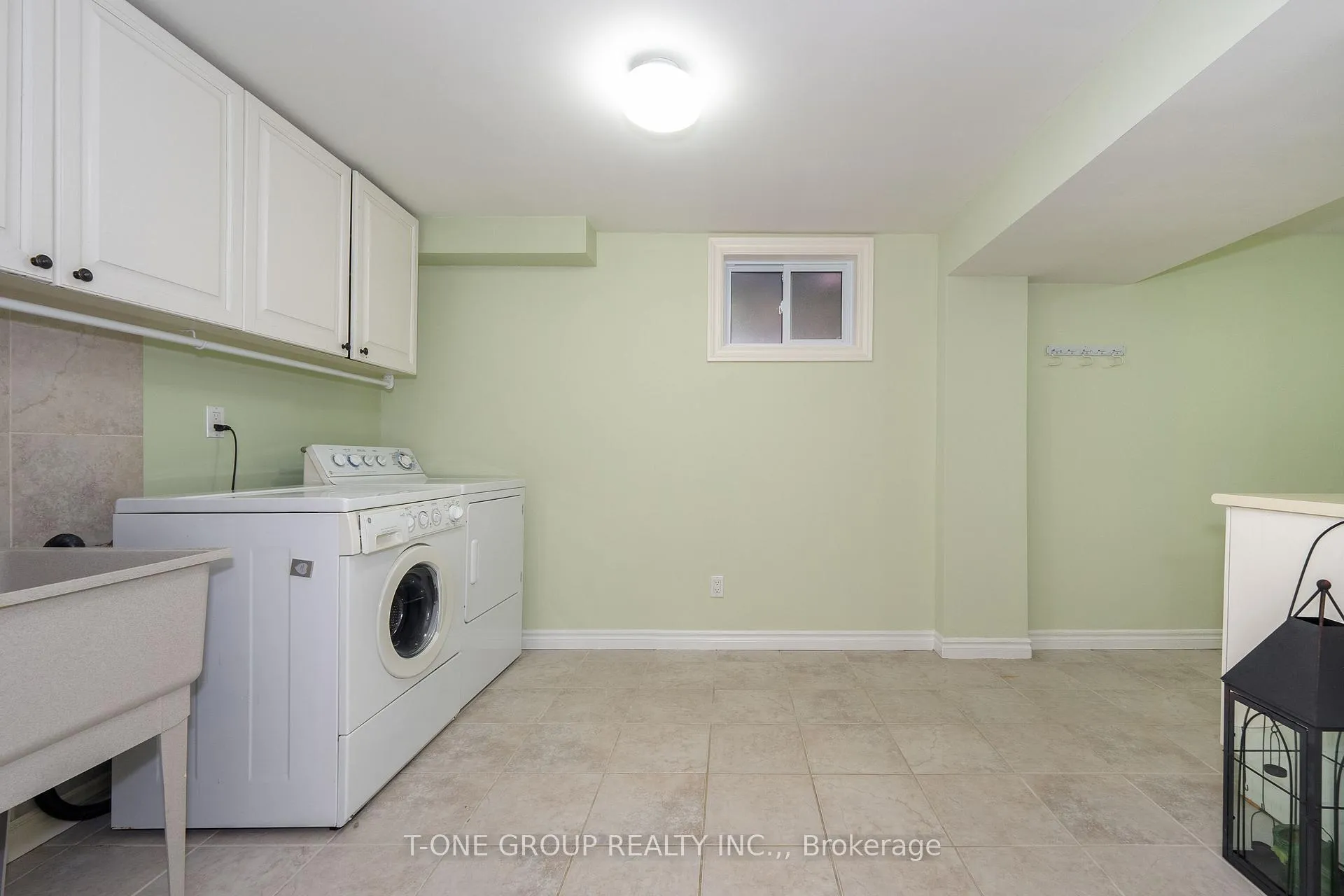 Photo 33 of 124 Aitken Circle, Markham, Unionville — HOMEH