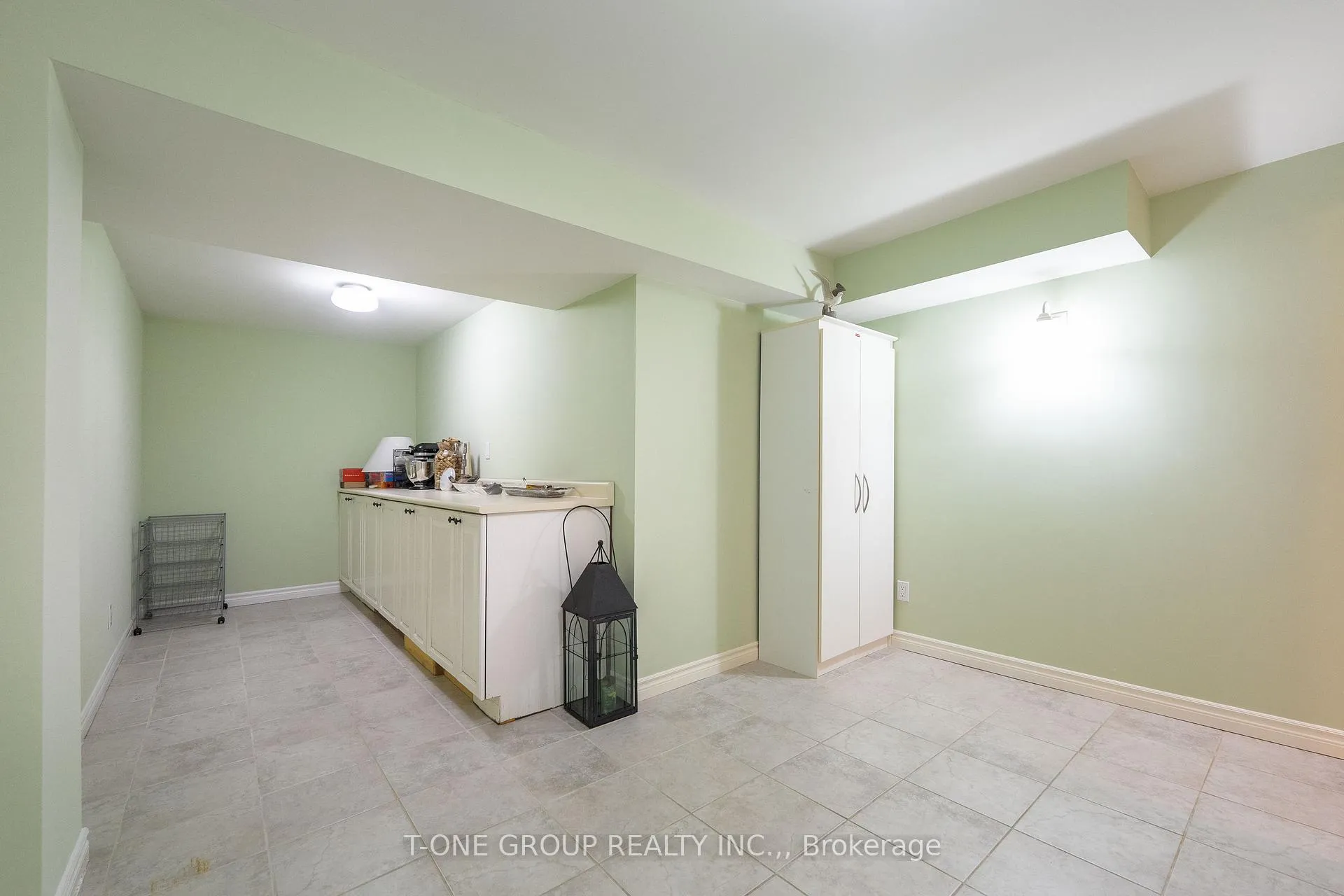 Photo 34 of 124 Aitken Circle, Markham, Unionville — HOMEH