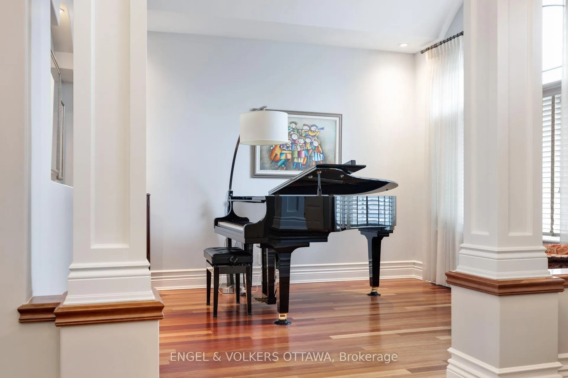 Photo 7 of 453 Rahul Crescent, Ottawa, Mooneys Bay — HOMEH