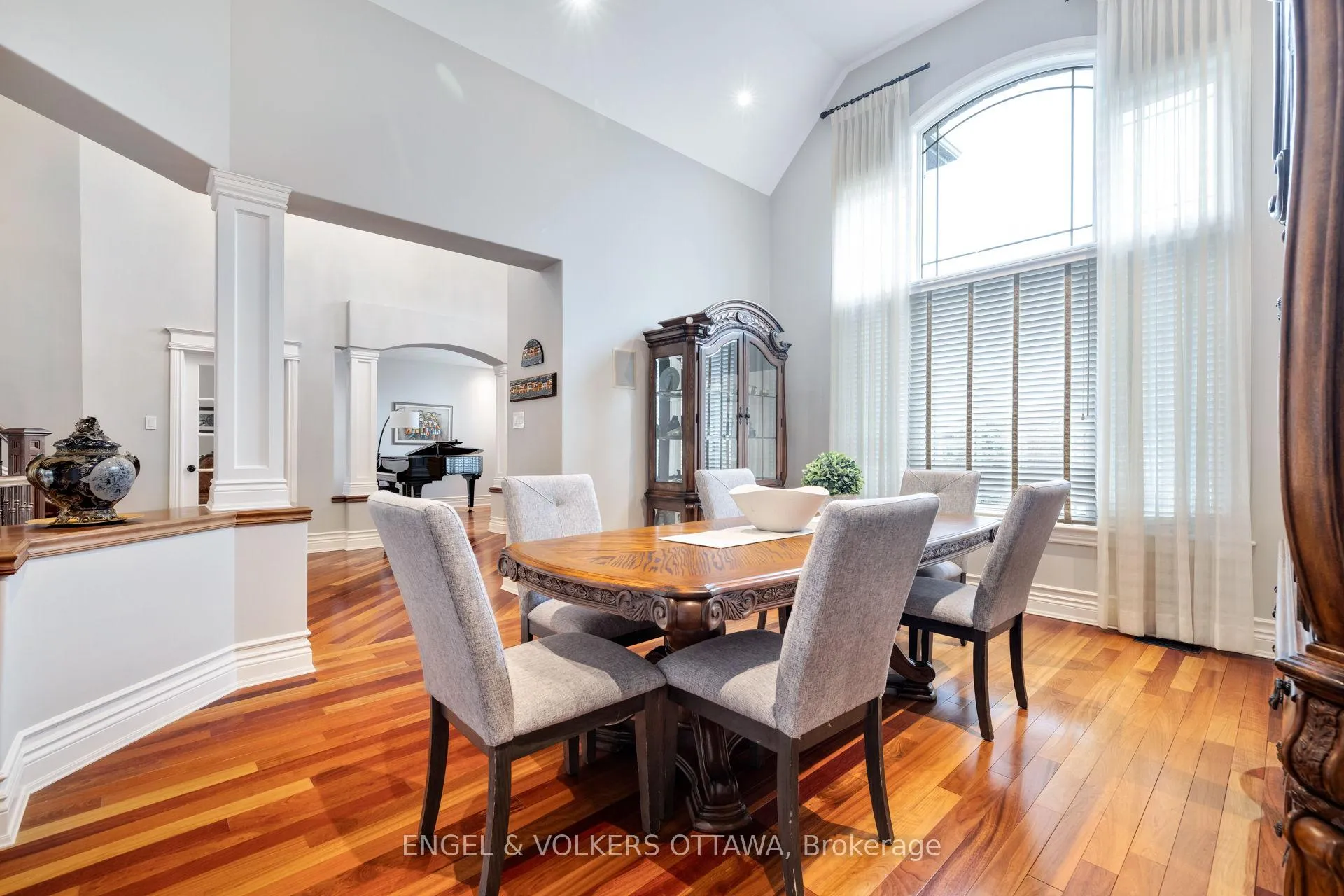 Photo 9 of 453 Rahul Crescent, Ottawa, Mooneys Bay — HOMEH