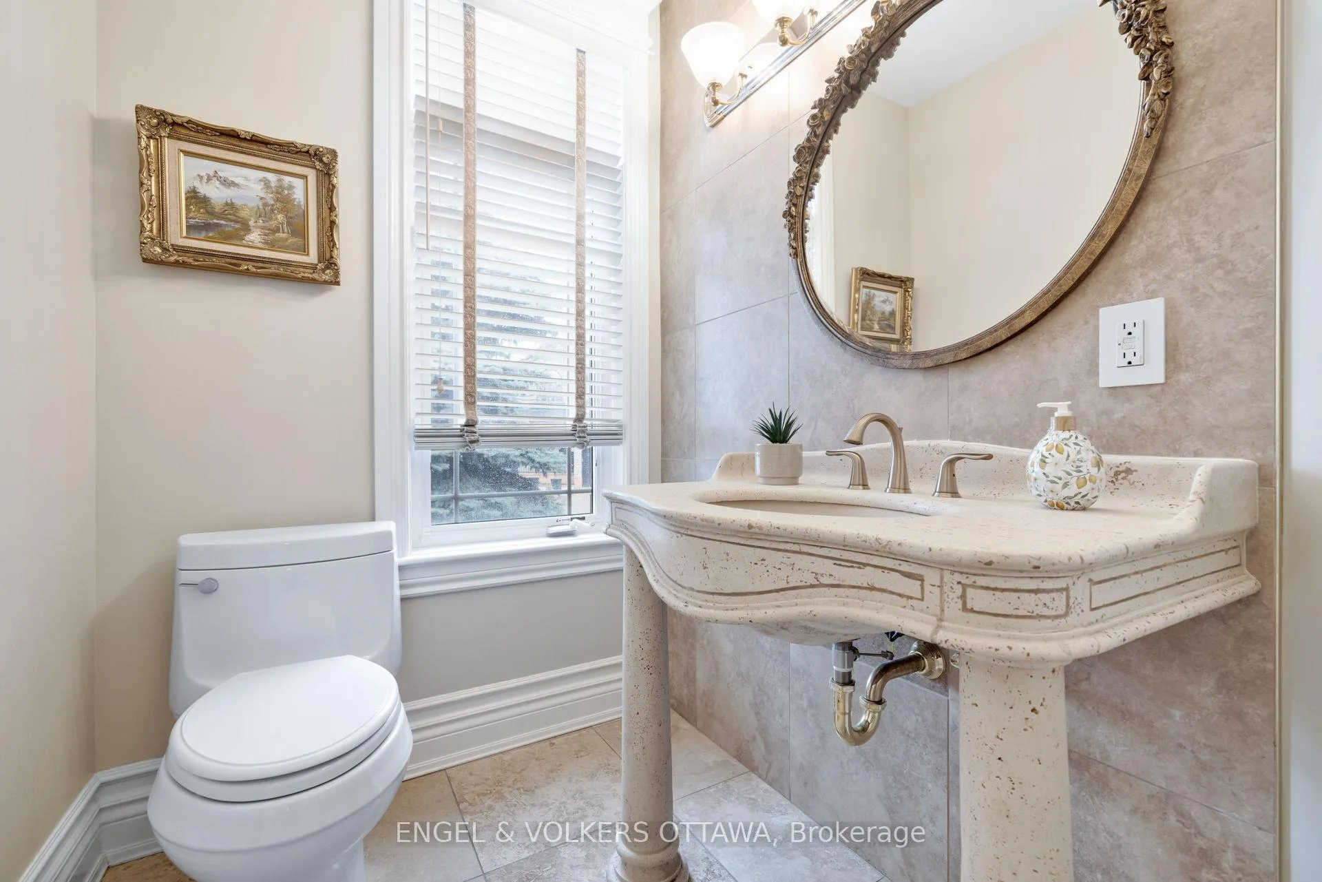 Photo 21 of 453 Rahul Crescent, Ottawa, Mooneys Bay — HOMEH