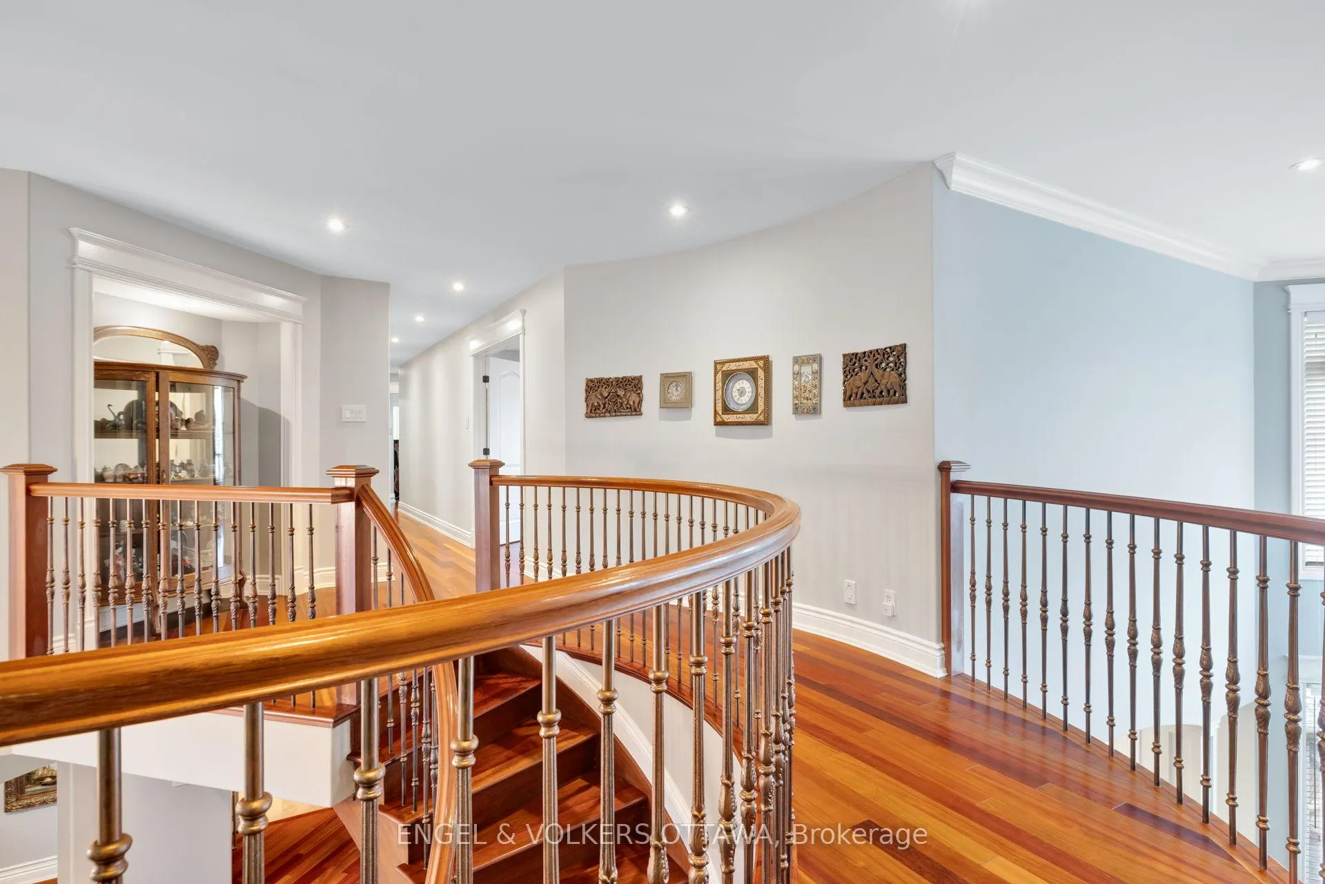 Photo 23 of 453 Rahul Crescent, Ottawa, Mooneys Bay — HOMEH