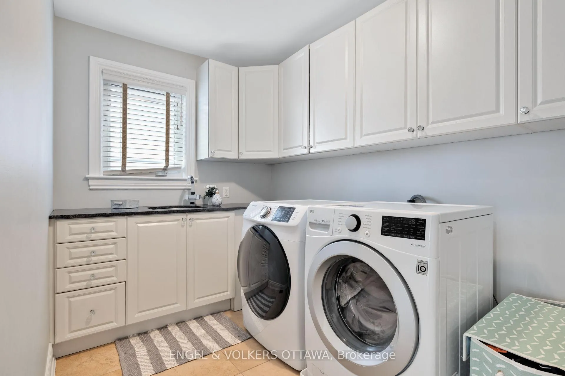Photo 26 of 453 Rahul Crescent, Ottawa, Mooneys Bay — HOMEH