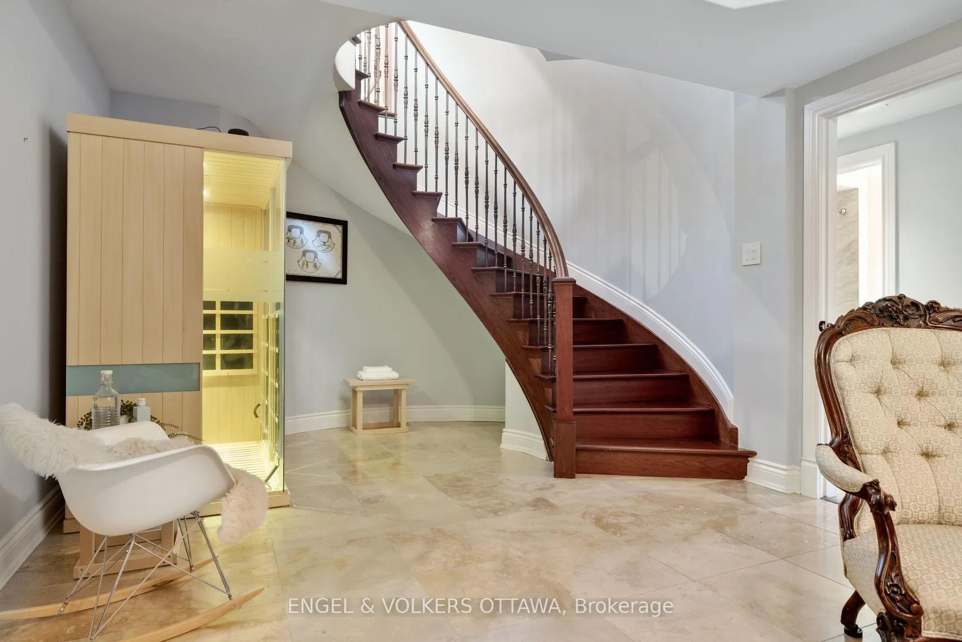 Photo 39 of 453 Rahul Crescent, Ottawa, Mooneys Bay — HOMEH