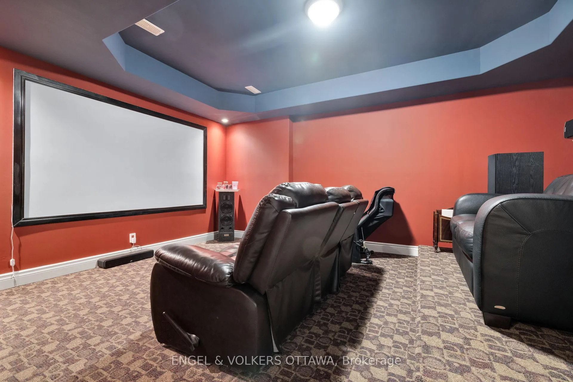 Photo 40 of 453 Rahul Crescent, Ottawa, Mooneys Bay — HOMEH