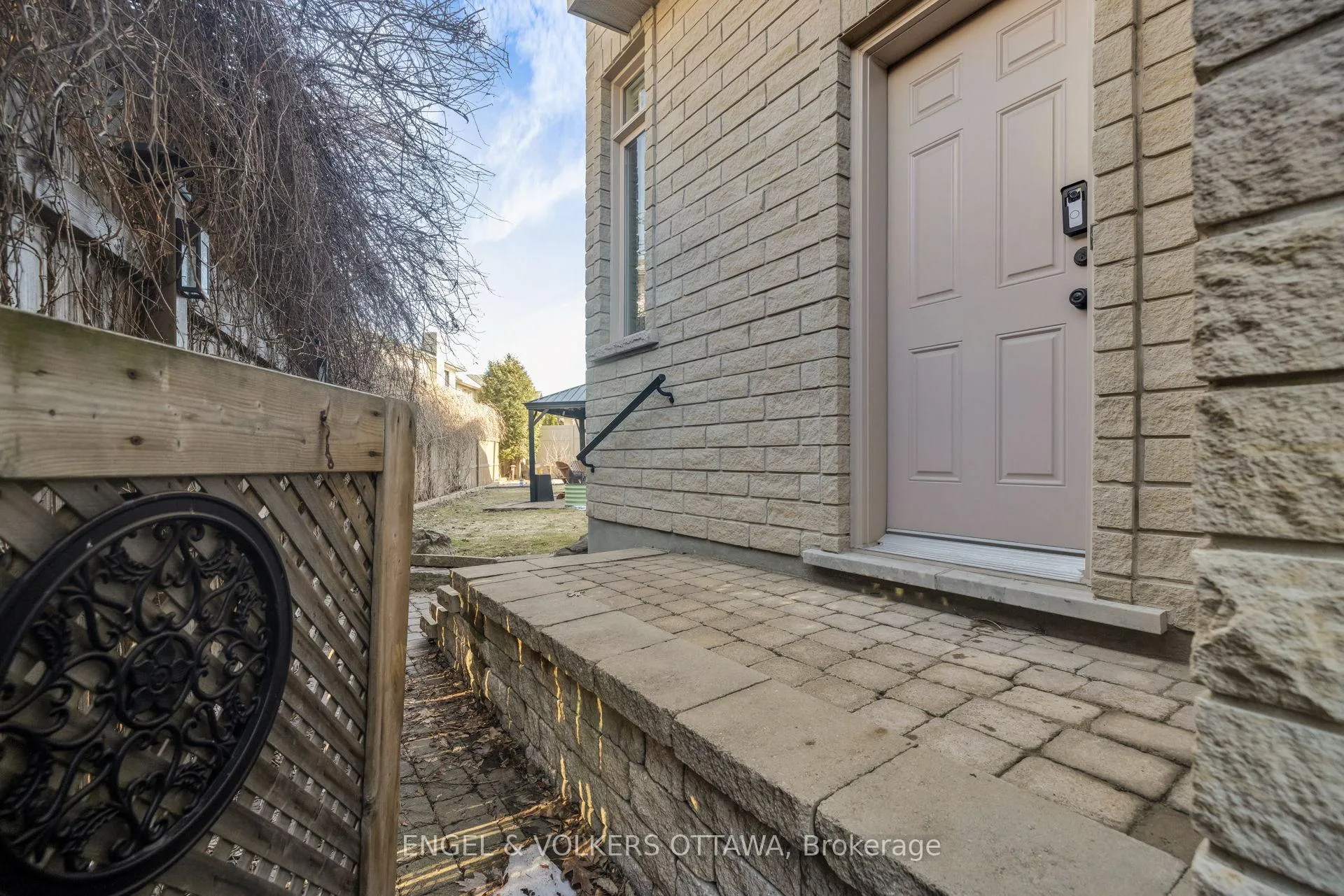 Photo 44 of 453 Rahul Crescent, Ottawa, Mooneys Bay — HOMEH