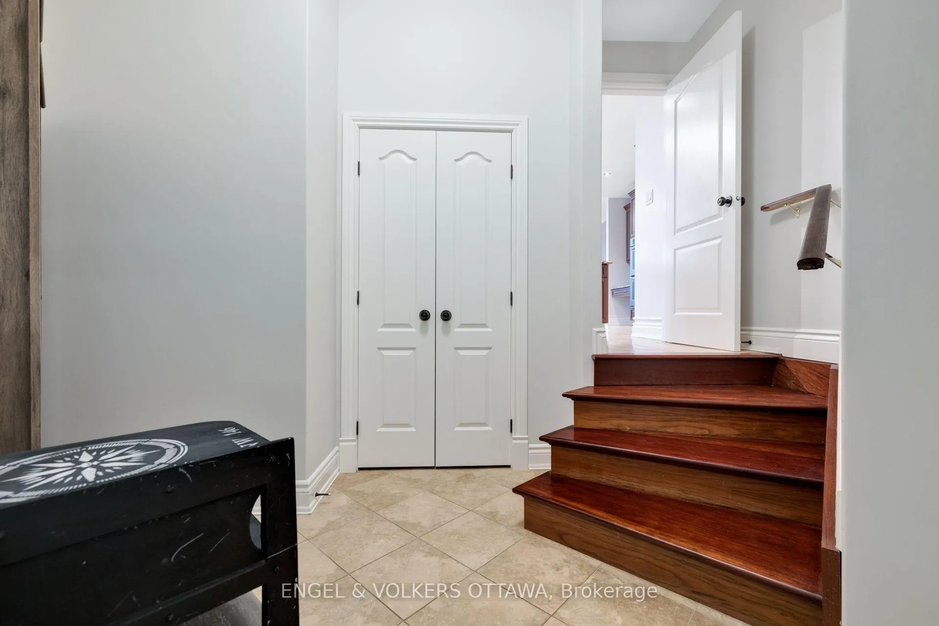 Photo 45 of 453 Rahul Crescent, Ottawa, Mooneys Bay — HOMEH