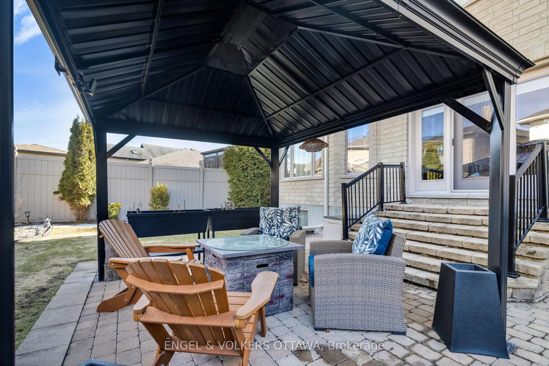 Photo 50 of 453 Rahul Crescent, Ottawa, Mooneys Bay — HOMEH