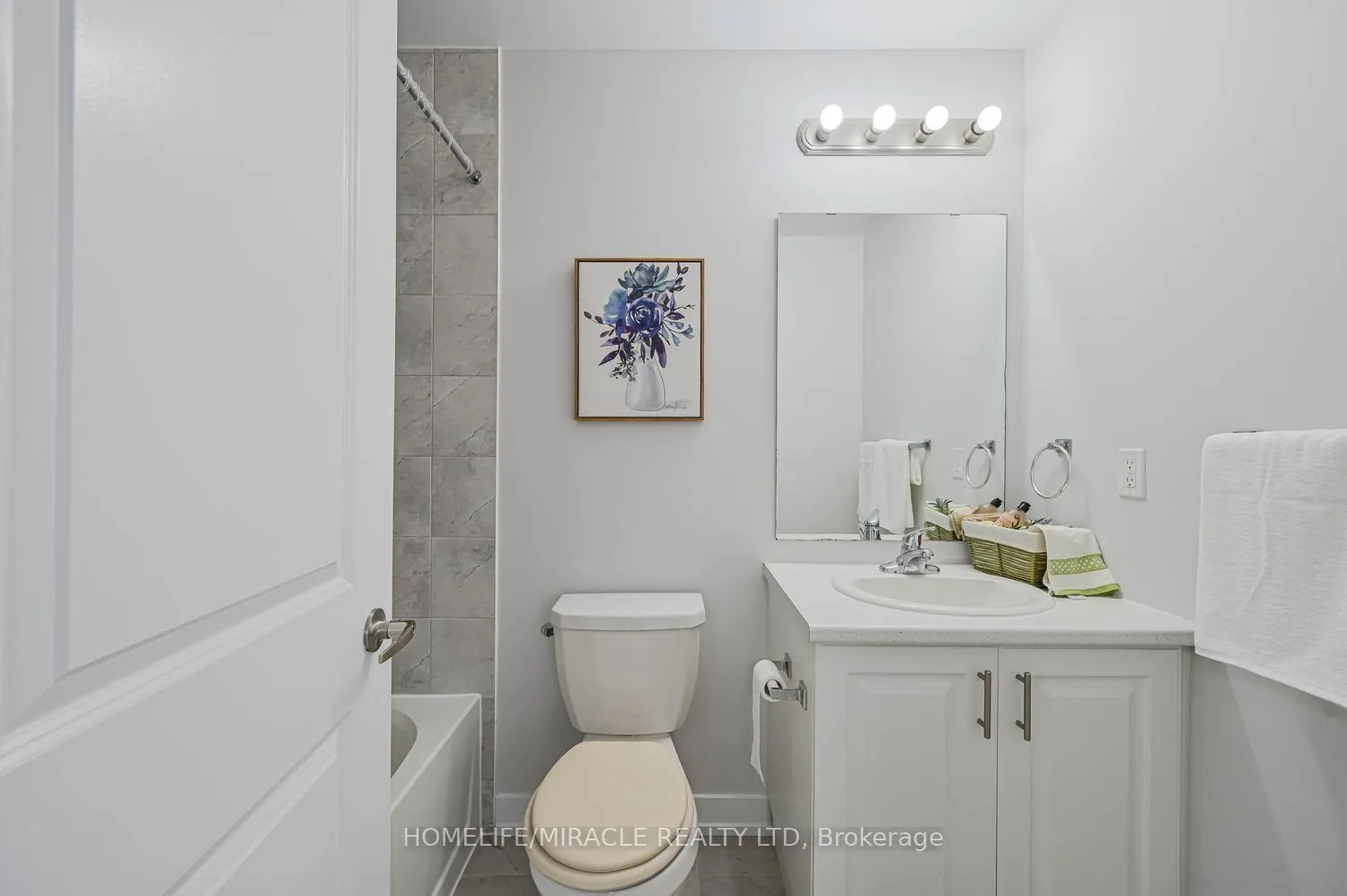 Photo 40 of 29 Turnberry Lane, Barrie, Painswick South — HOMEH