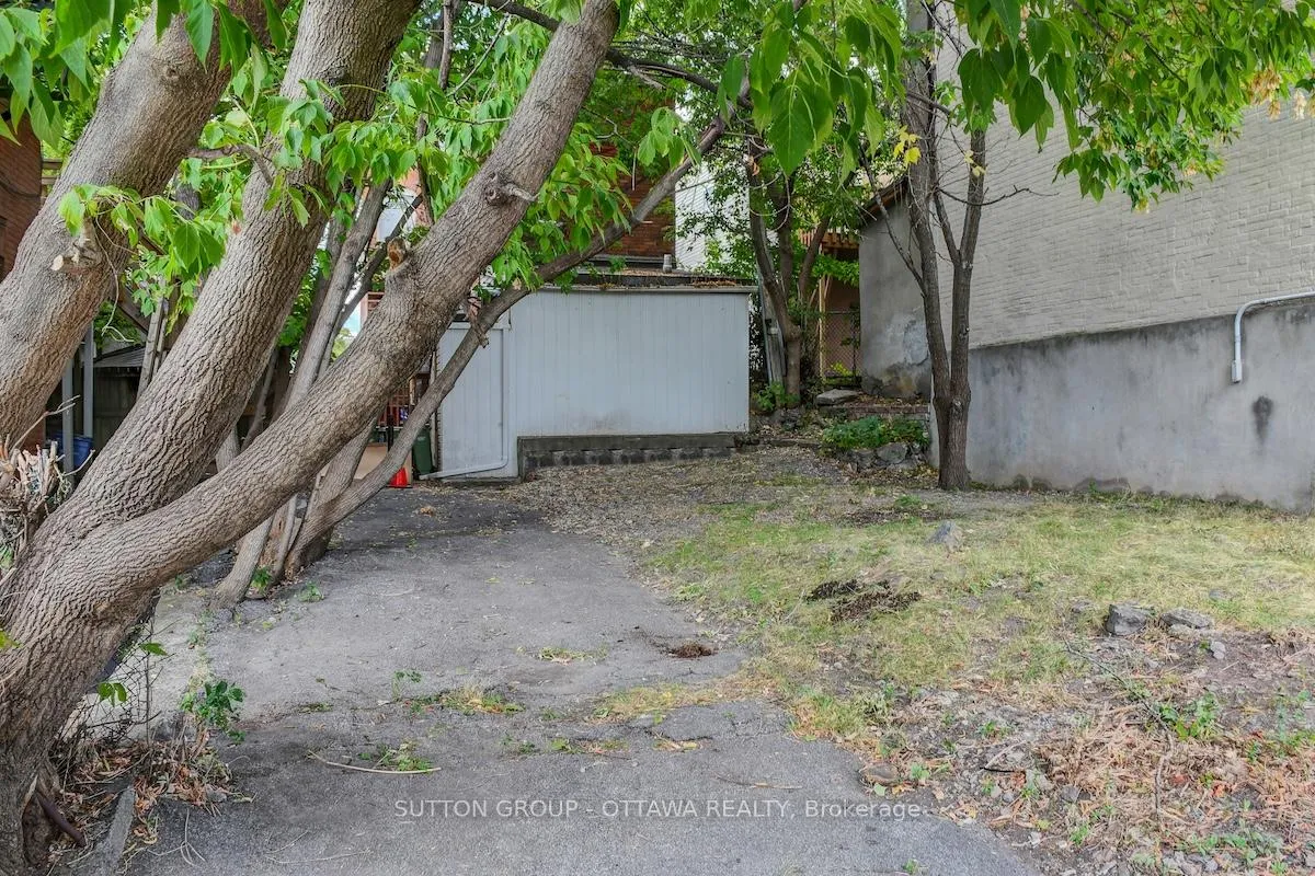 Photo 2 of 133 Eccles Street, Ottawa, West Centre Town — HOMEH