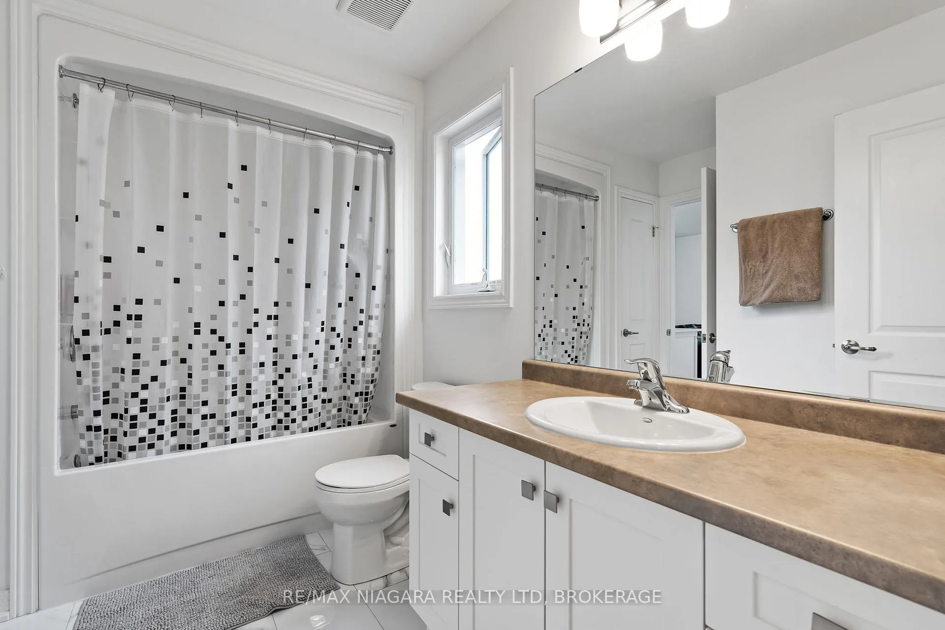 Photo 25 of 4279 Willick Road, Niagara Falls, Lyons Creek — HOMEH