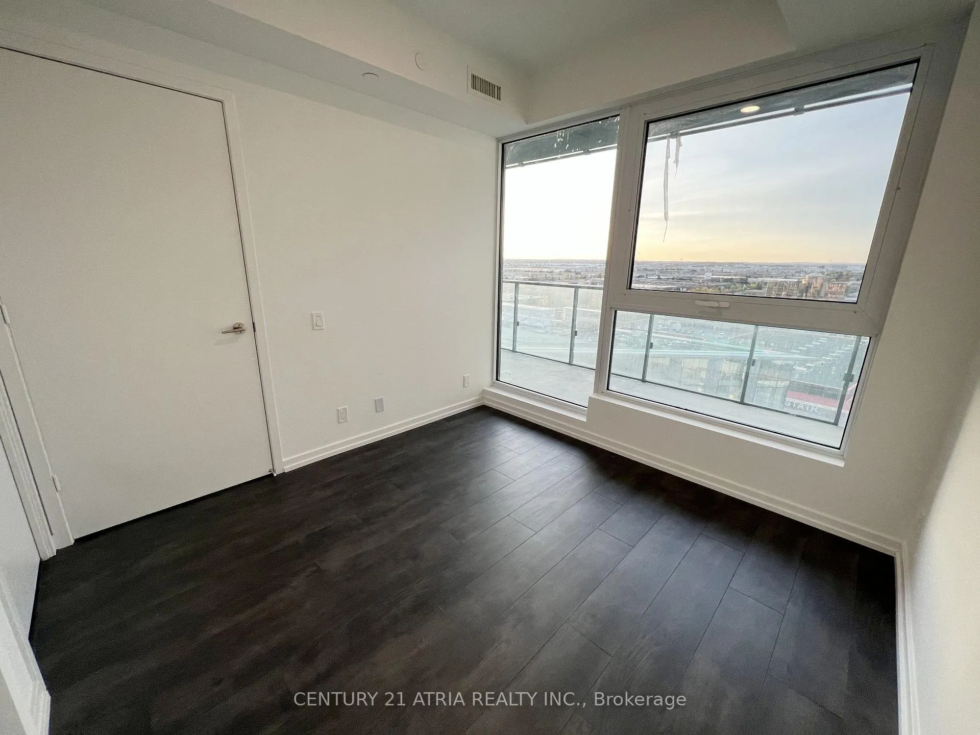 Photo 5 of Unit 1008, 7890 Jane Street, Vaughan, Vaughan Corporate Centre — HOMEH