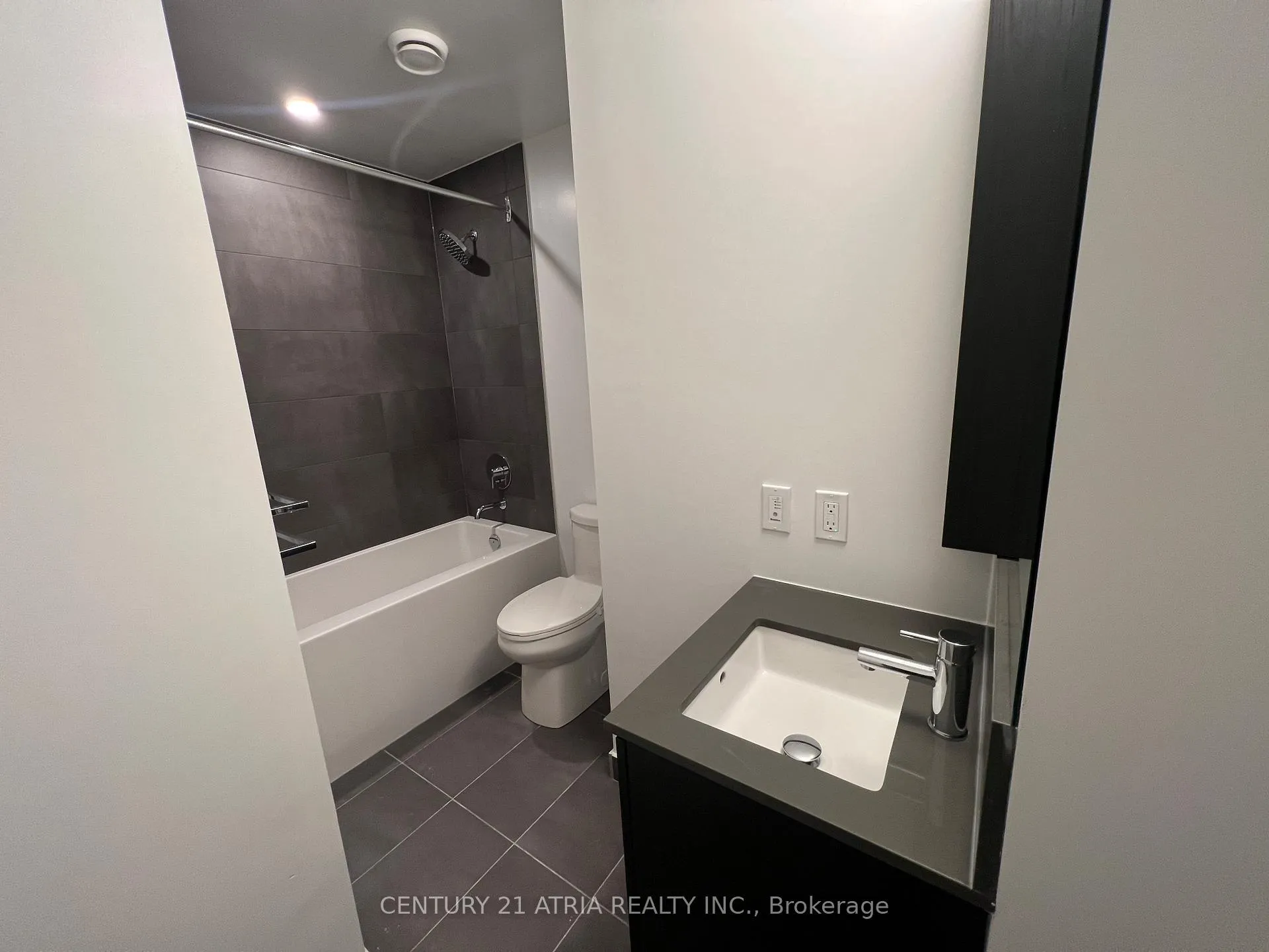 Photo 6 of Unit 1008, 7890 Jane Street, Vaughan, Vaughan Corporate Centre — HOMEH