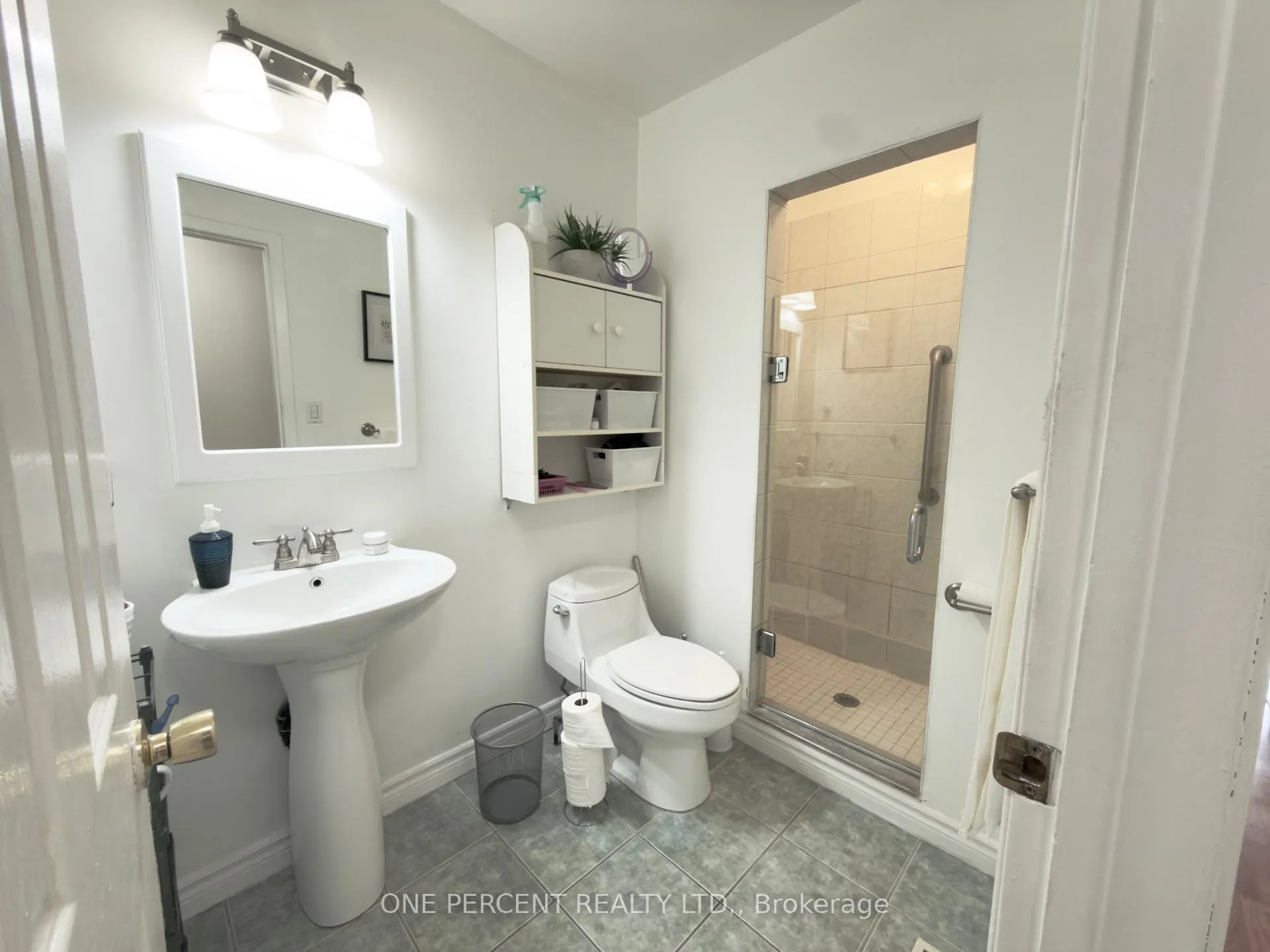 Photo 13 of 64 Dorchester Boulevard, St. Catharines, Carlton/Bunting — HOMEH