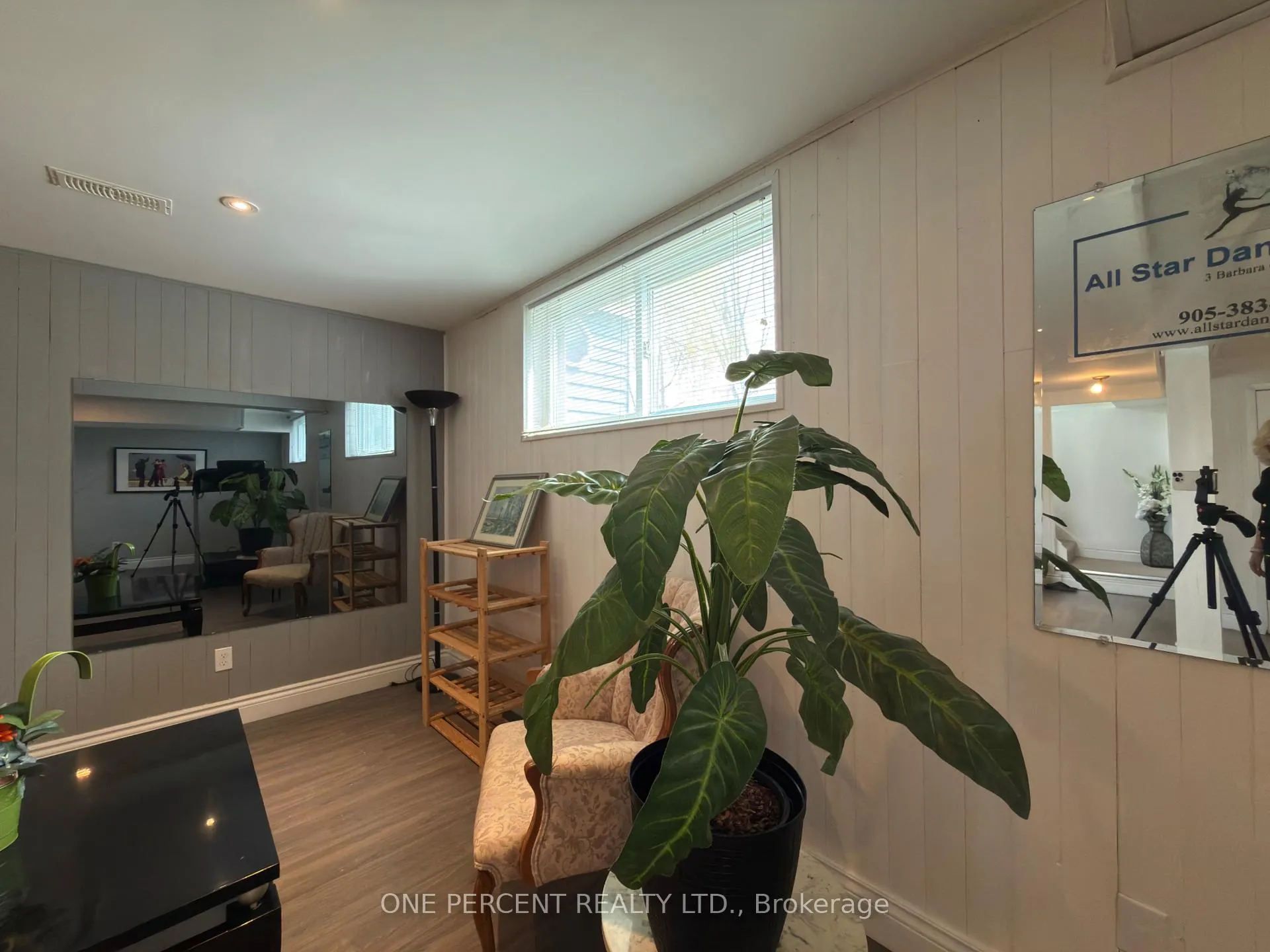 Photo 17 of 64 Dorchester Boulevard, St. Catharines, Carlton/Bunting — HOMEH