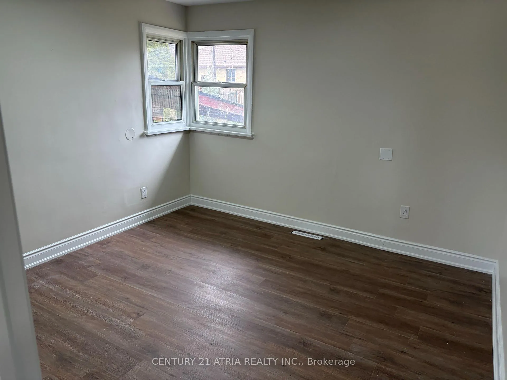 Photo 8 of Unit Upper, 13 Ridgewood Avenue, Guelph, Junction/Onward Willow — HOMEH