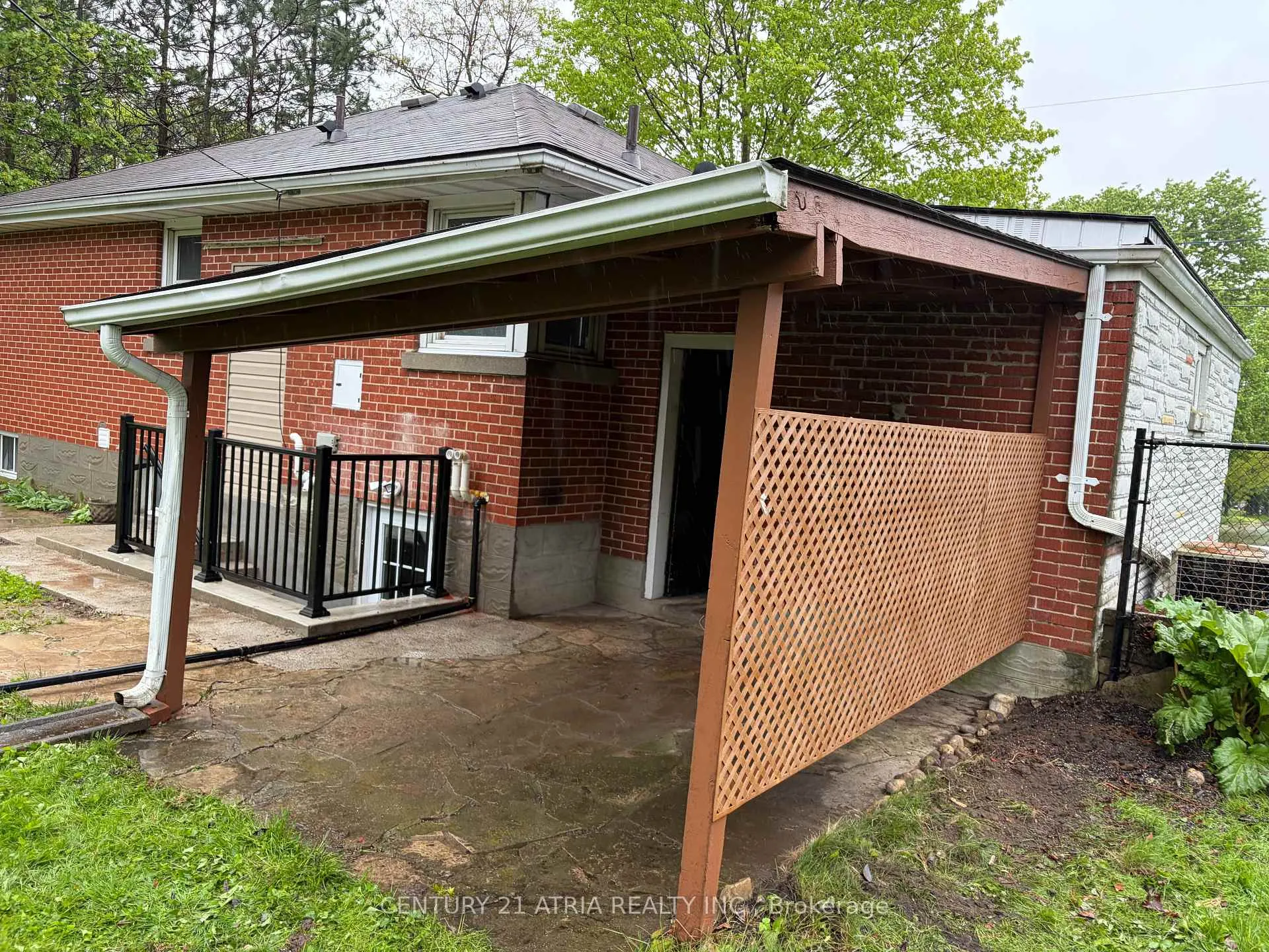 Photo 11 of Unit Upper, 13 Ridgewood Avenue, Guelph, Junction/Onward Willow — HOMEH