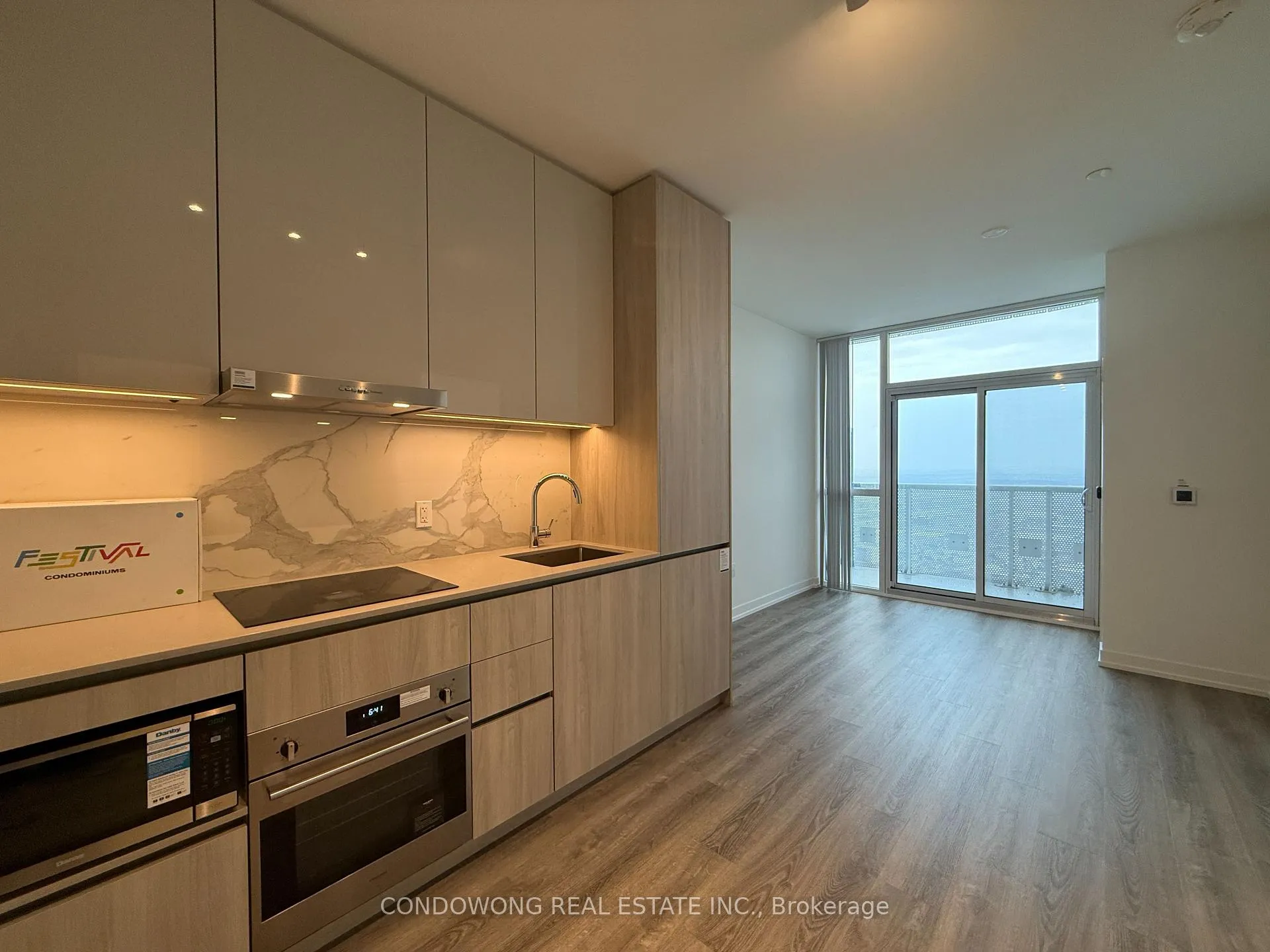 Photo 1 of Unit 6005, 8 Interchange Way, Vaughan, Vaughan Corporate Centre — HOMEH