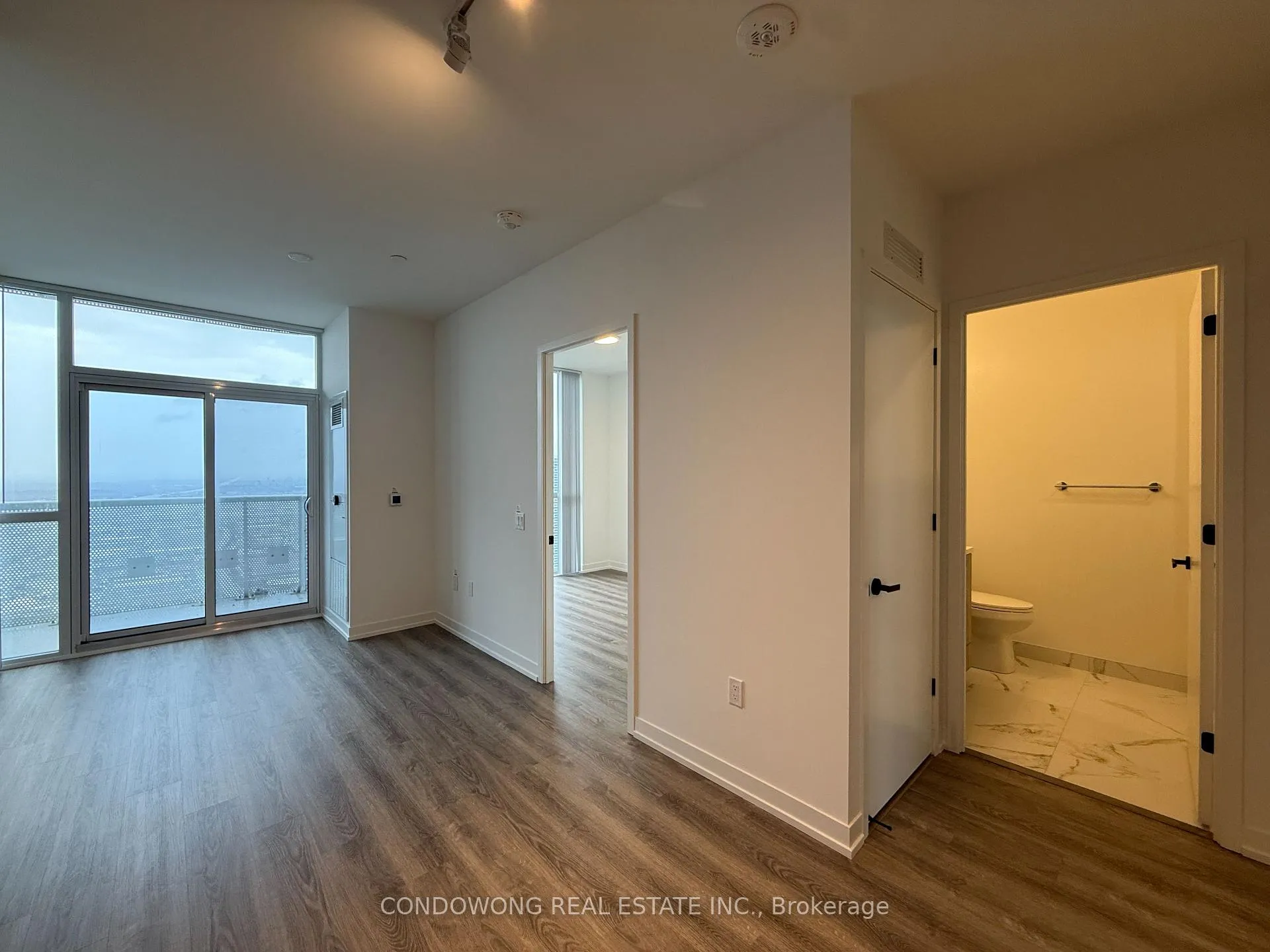 Photo 2 of Unit 6005, 8 Interchange Way, Vaughan, Vaughan Corporate Centre — HOMEH