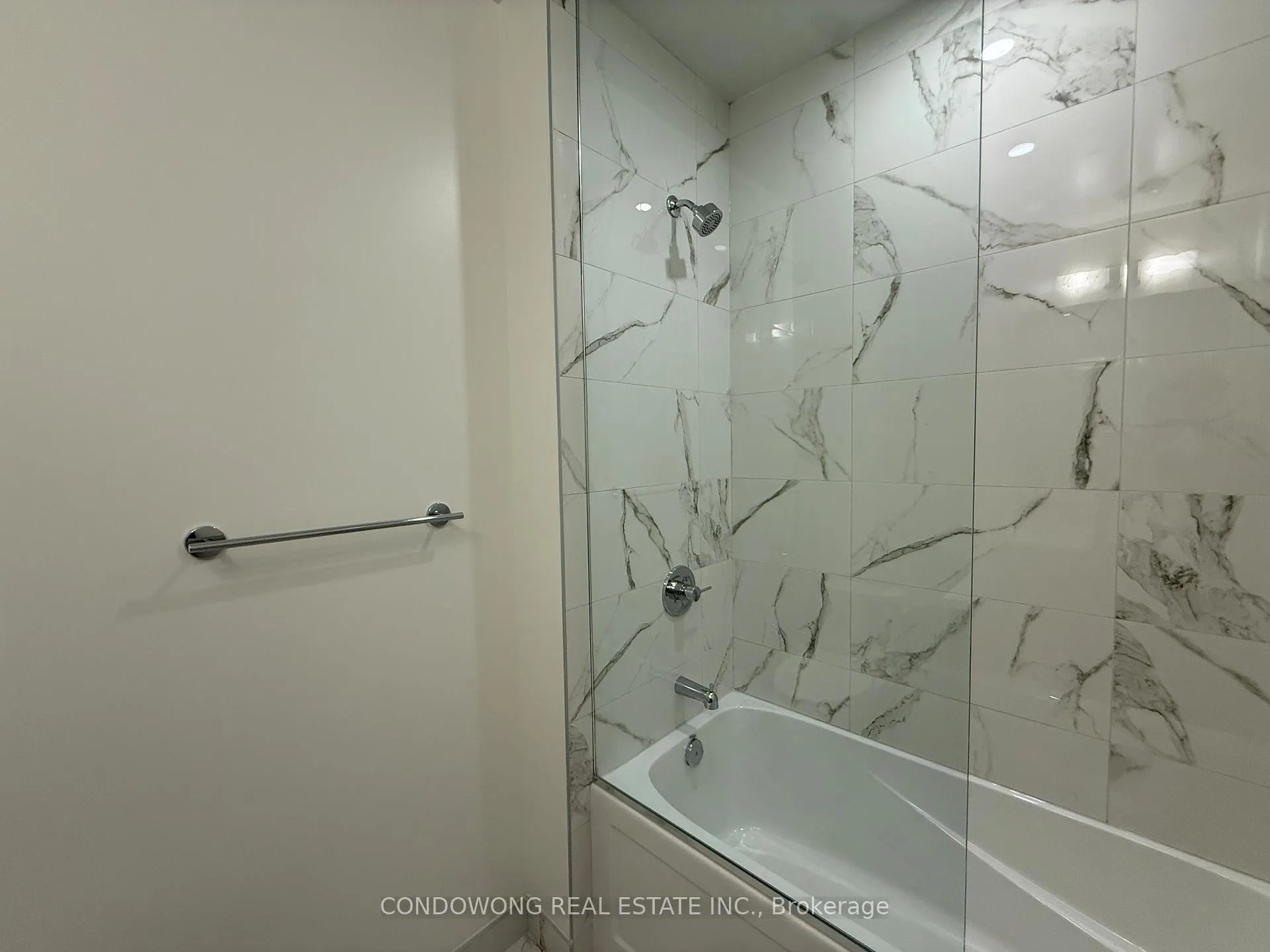 Photo 5 of Unit 6005, 8 Interchange Way, Vaughan, Vaughan Corporate Centre — HOMEH