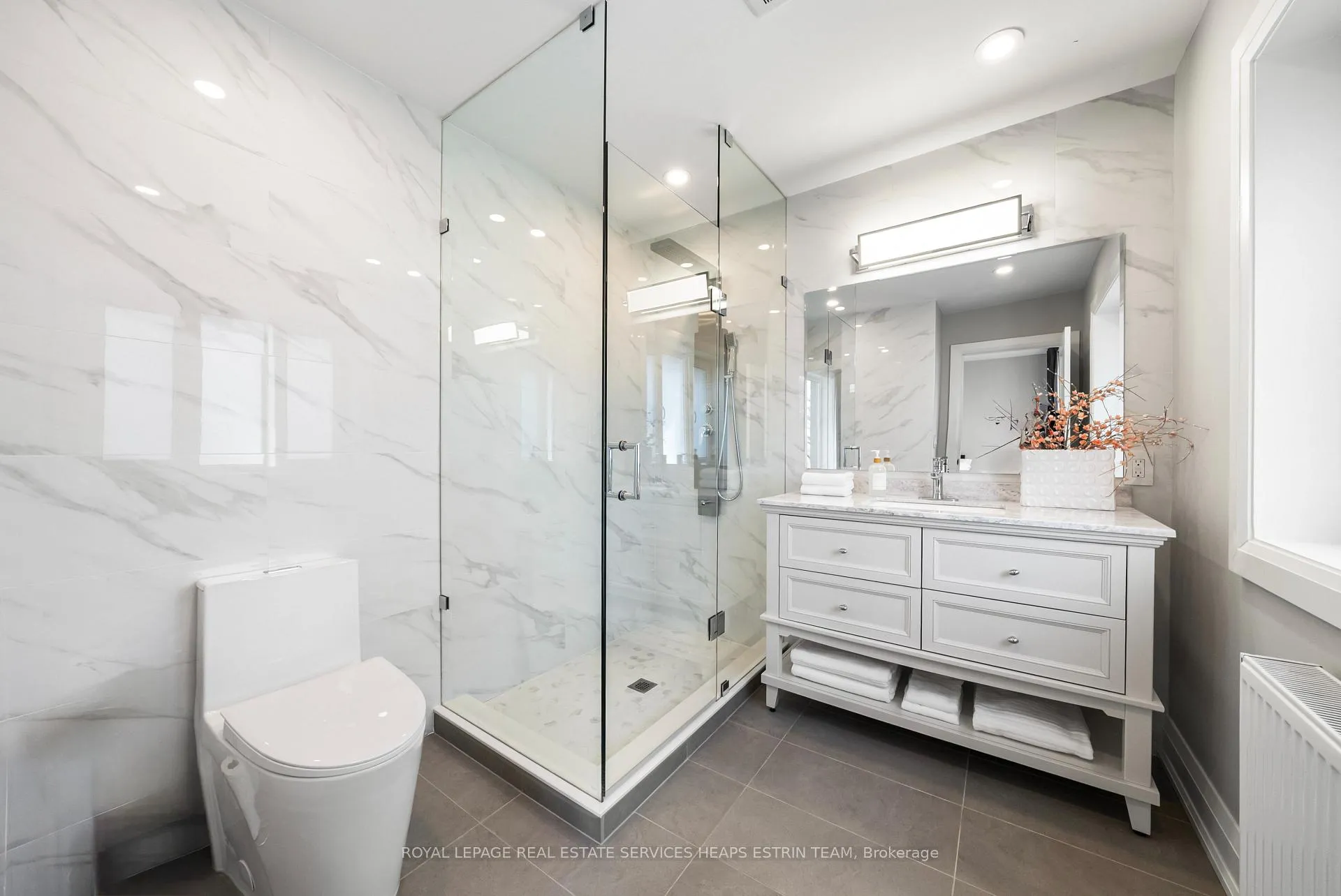 Photo 19 of 335 St Clair Avenue E, Toronto, Rosedale-Moore Park — HOMEH