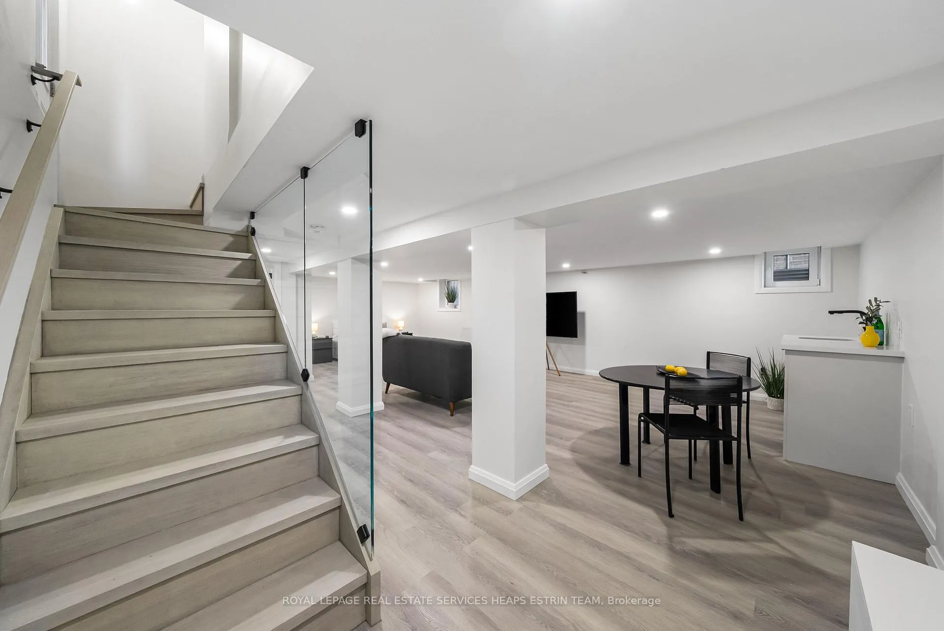 Photo 30 of 335 St Clair Avenue E, Toronto, Rosedale-Moore Park — HOMEH